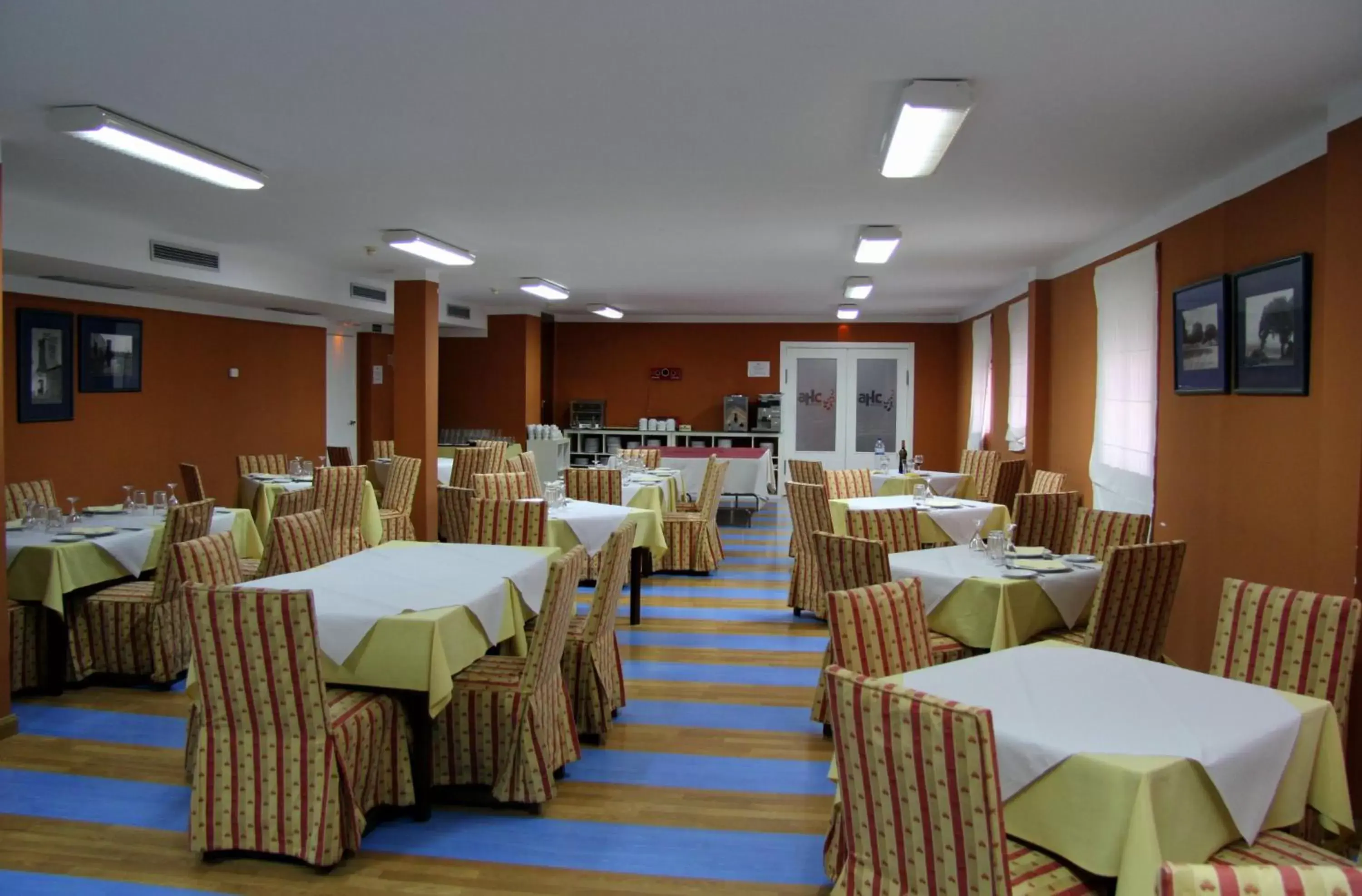 Lounge or bar, Restaurant/Places to Eat in AHC Hoteles