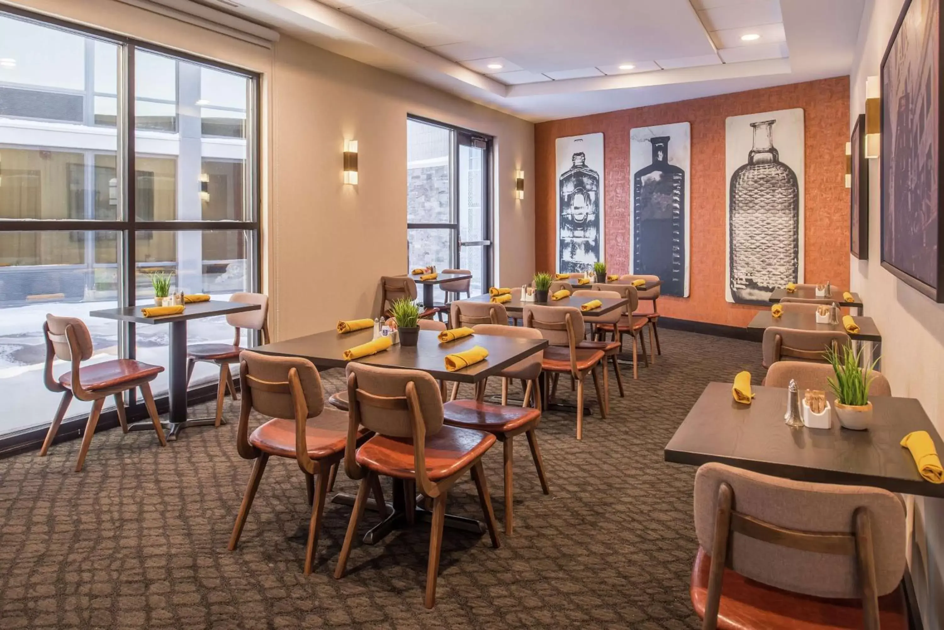 Dining area, Restaurant/Places to Eat in Doubletree By Hilton Lafayette East