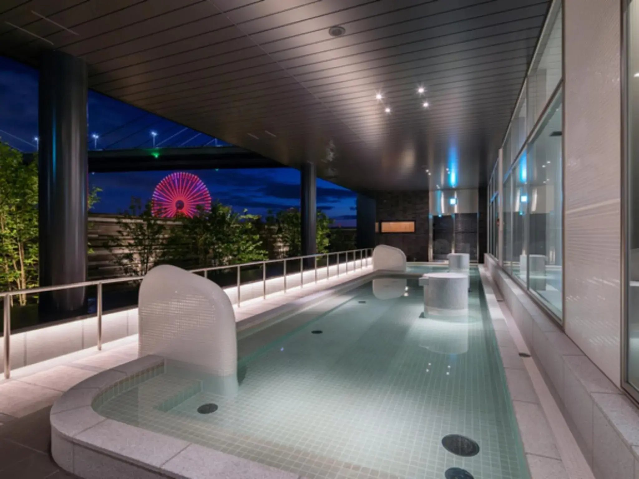 Open Air Bath, Swimming Pool in LIBER HOTEL AT UNIVERSAL STUDIOS JAPAN