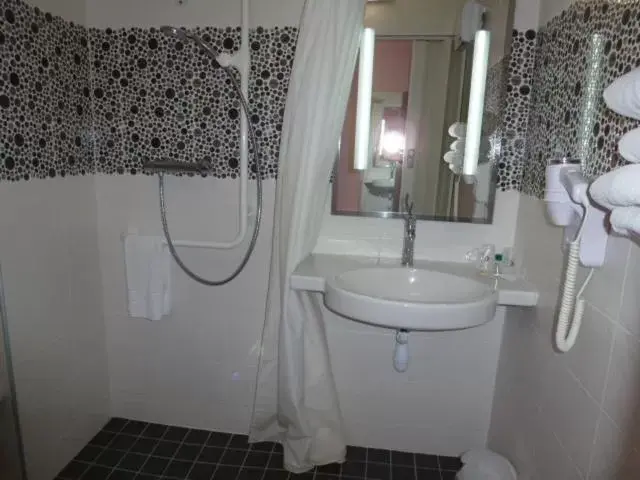 Shower, Bathroom in Tourhotel Blois