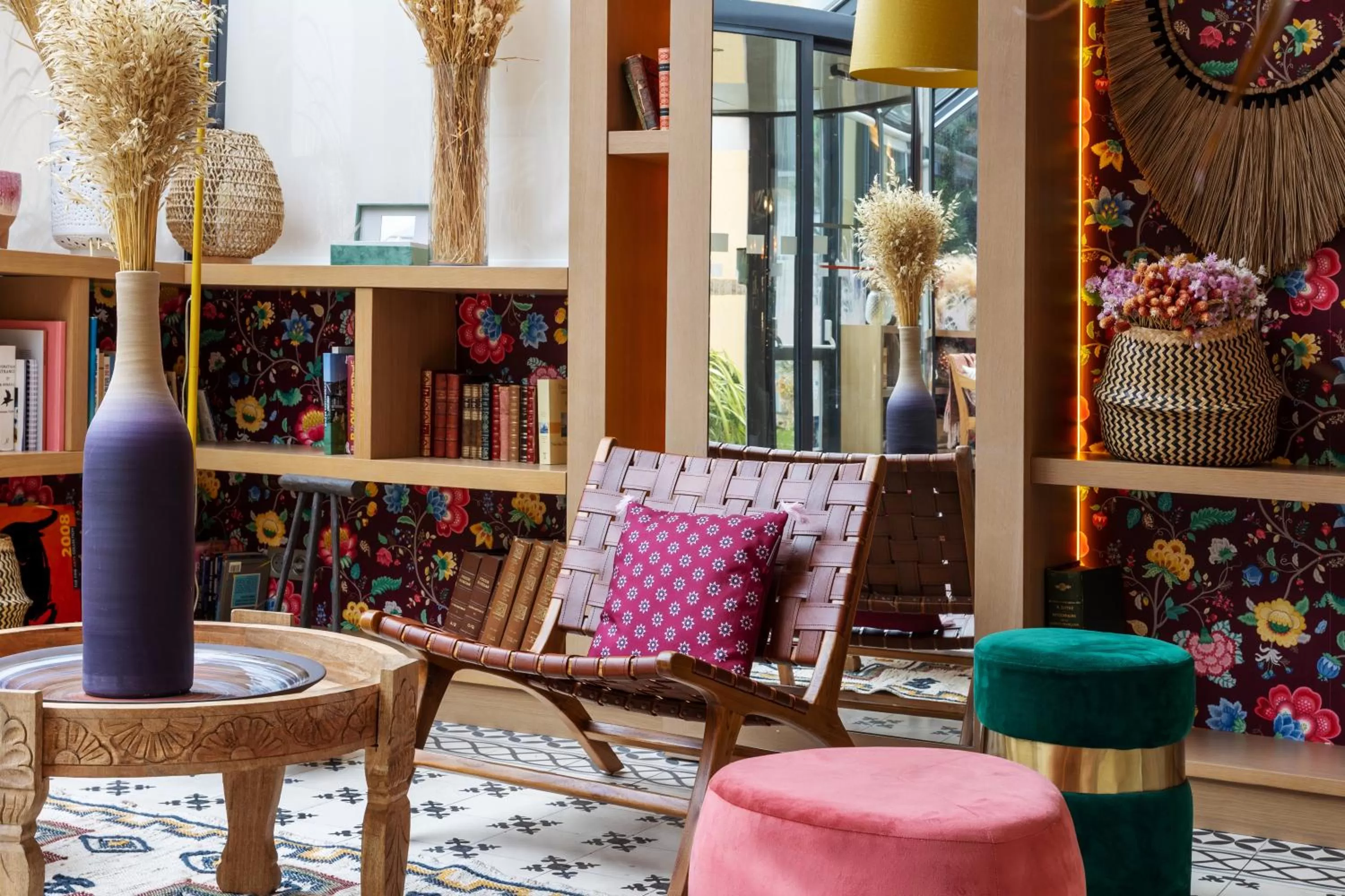 Lobby or reception in Aiden by Best Western Paris Roissy CDG