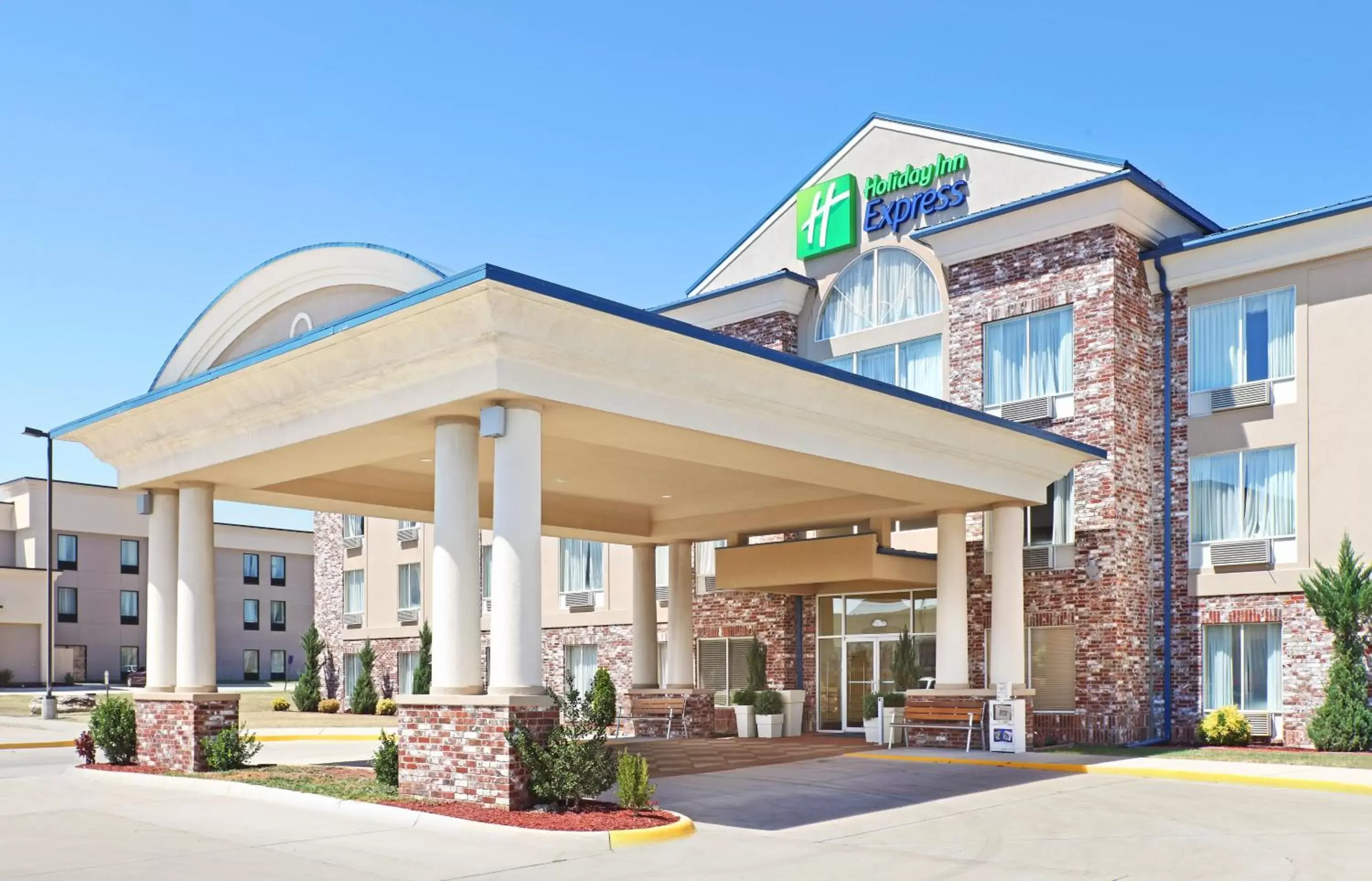 Property Building in Holiday Inn Express Hotels & Suites Mountain Home, an IHG Hotel