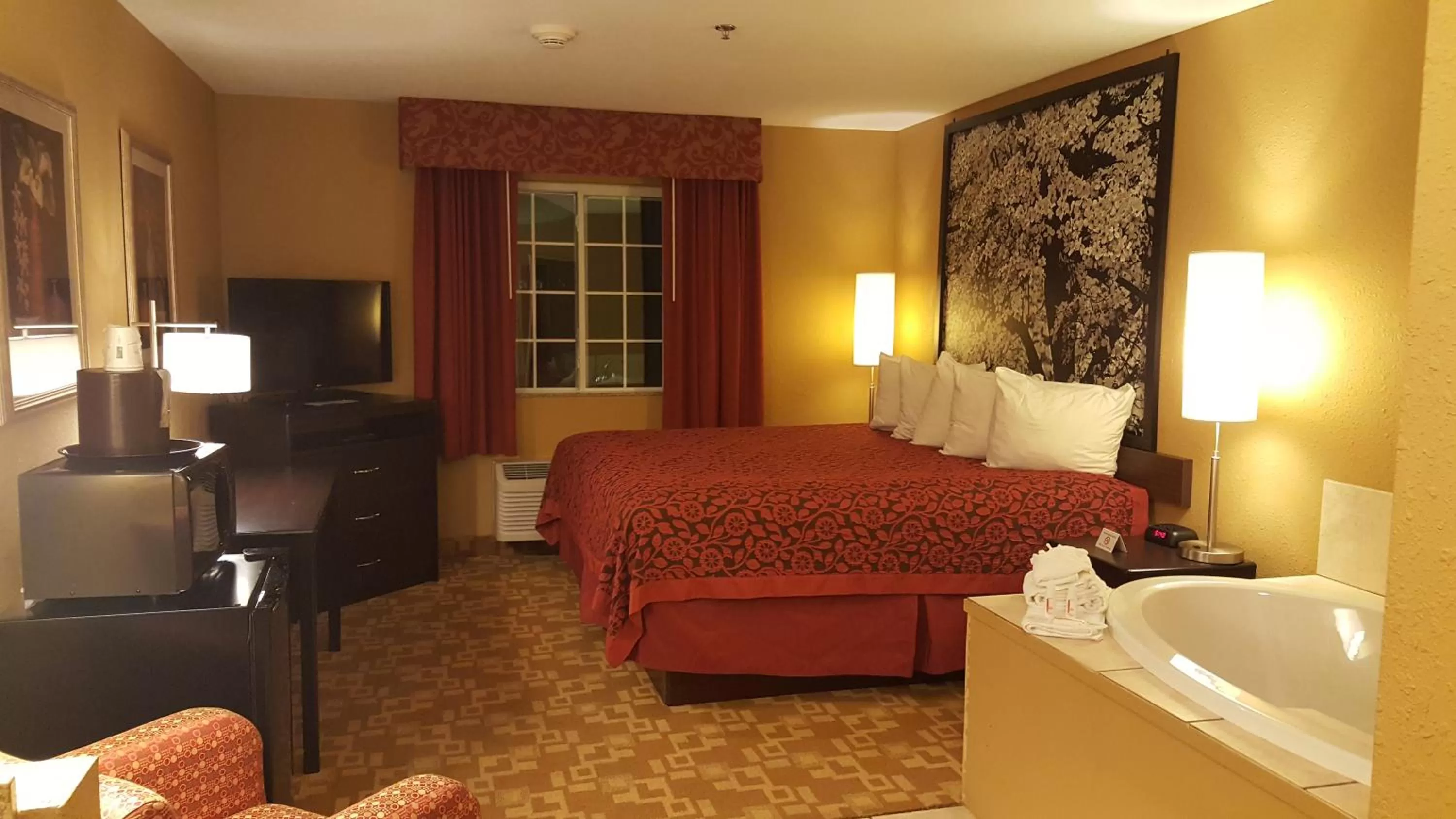 Bedroom, Bed in Days Inn by Wyndham Central City