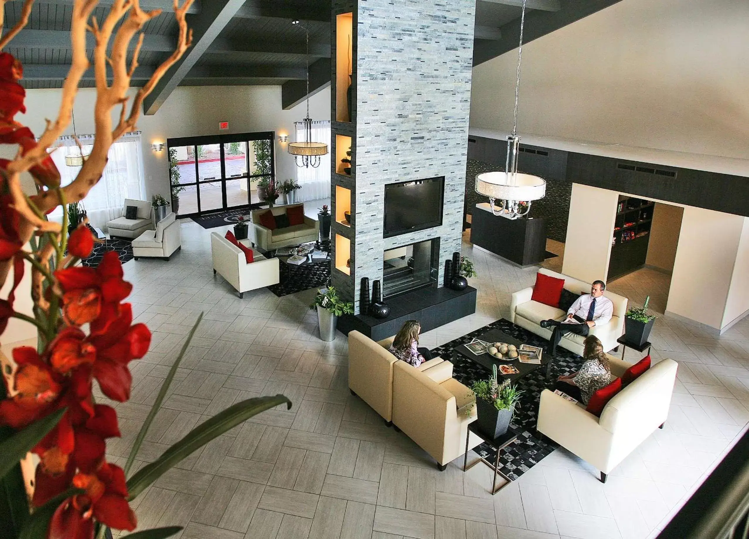 Lobby or reception in DoubleTree Suites by Hilton Tucson Airport