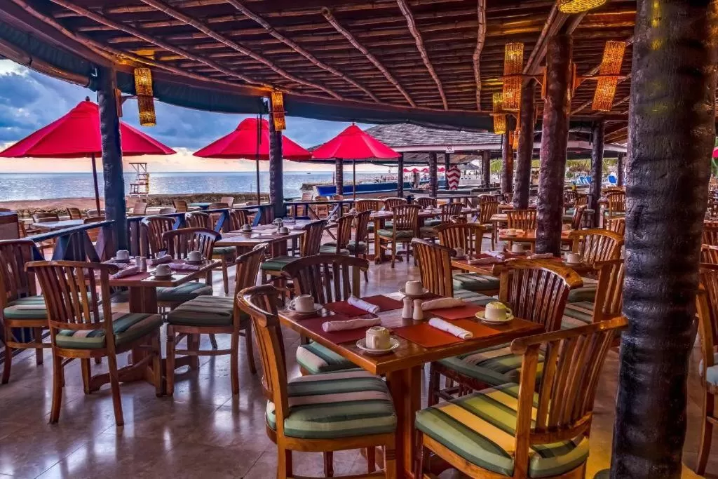 Restaurant/places to eat in Royal Decameron Club Caribbean Resort - ALL INCLUSIVE