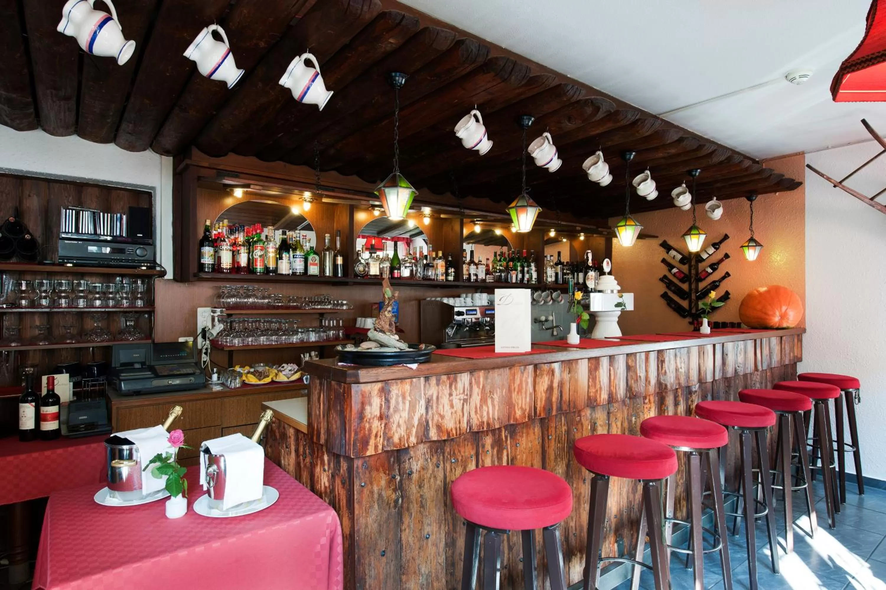 Lounge or bar in Hotel Dischma - FREE BUS AND TRAIN TICKET