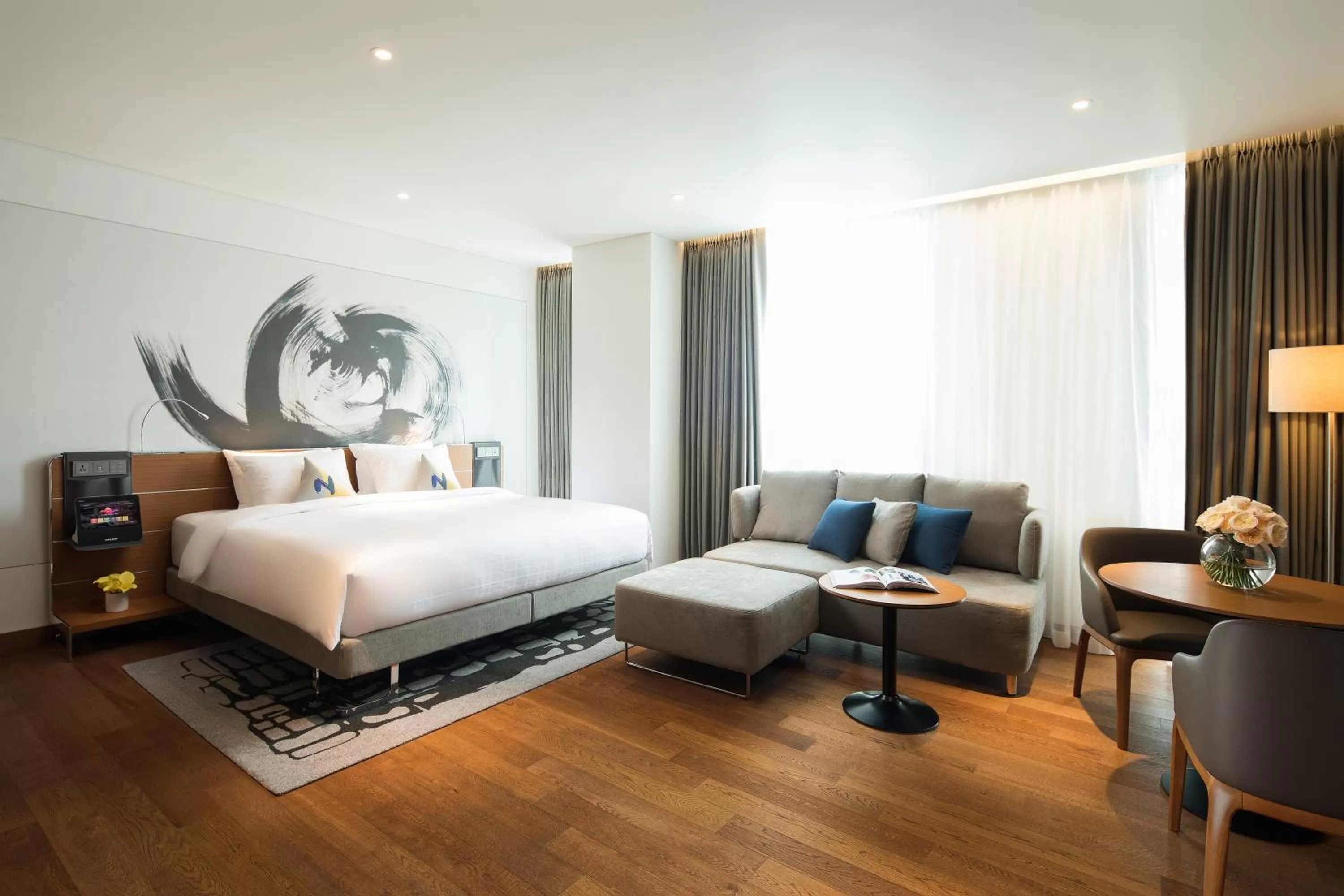 Seating area, Bed in Novotel Ambassador Seoul Dongdaemun Hotels & Residences