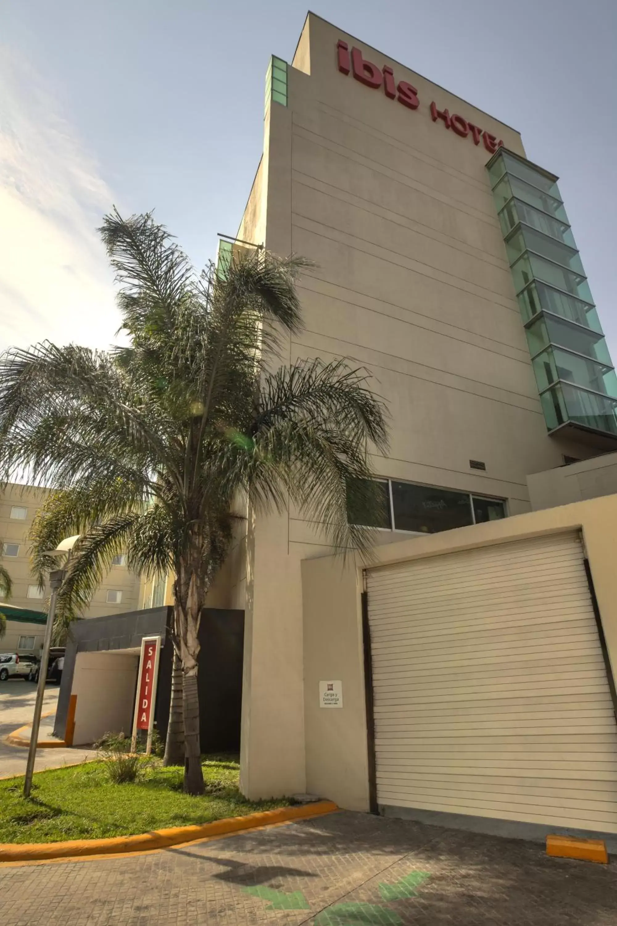 Facade/entrance in Ibis Guadalajara Expo Facade/entrance in Ibis Guadalajara Expo