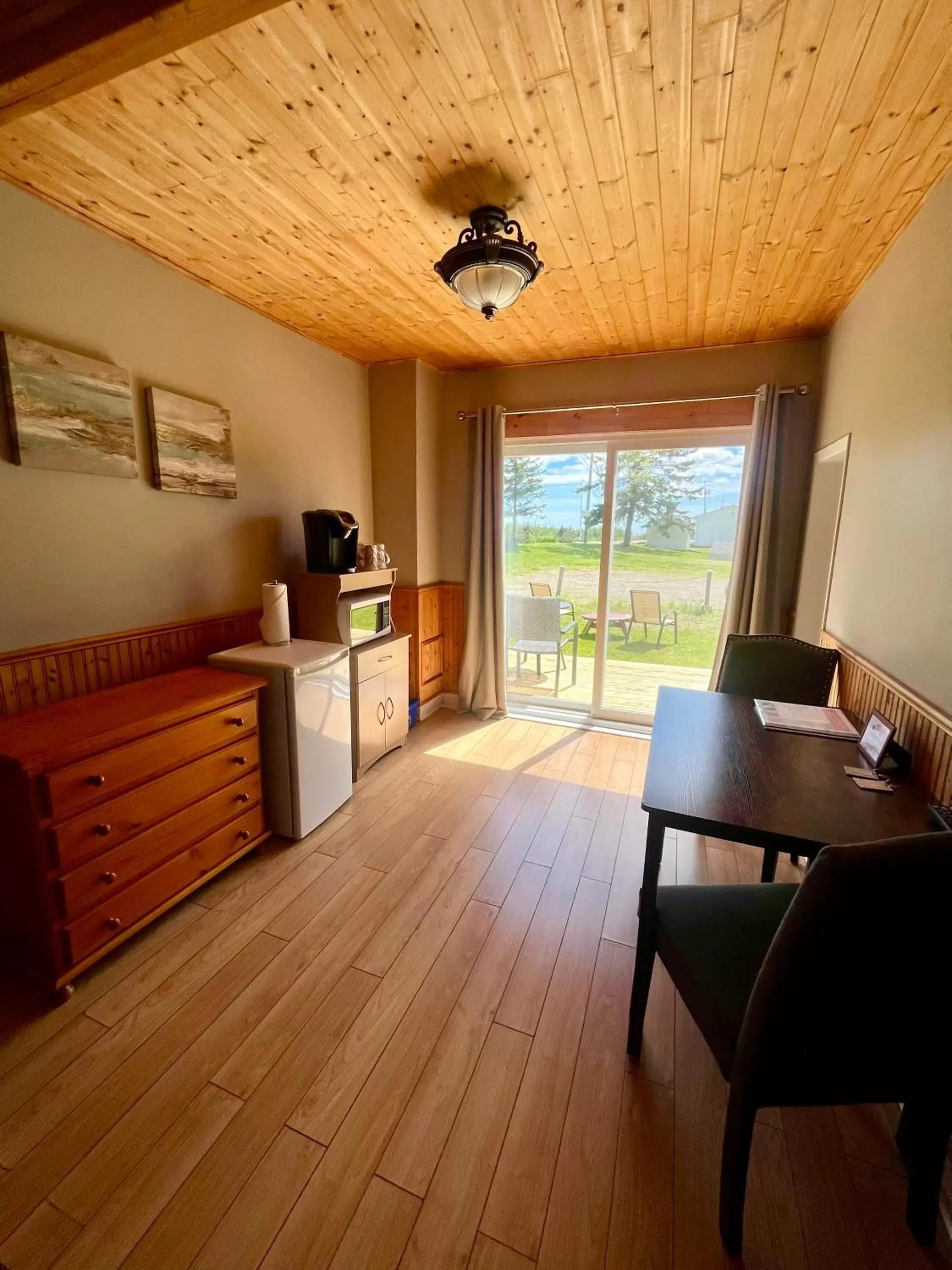 Seating Area in Alma Shore Lane Suites & Cottages