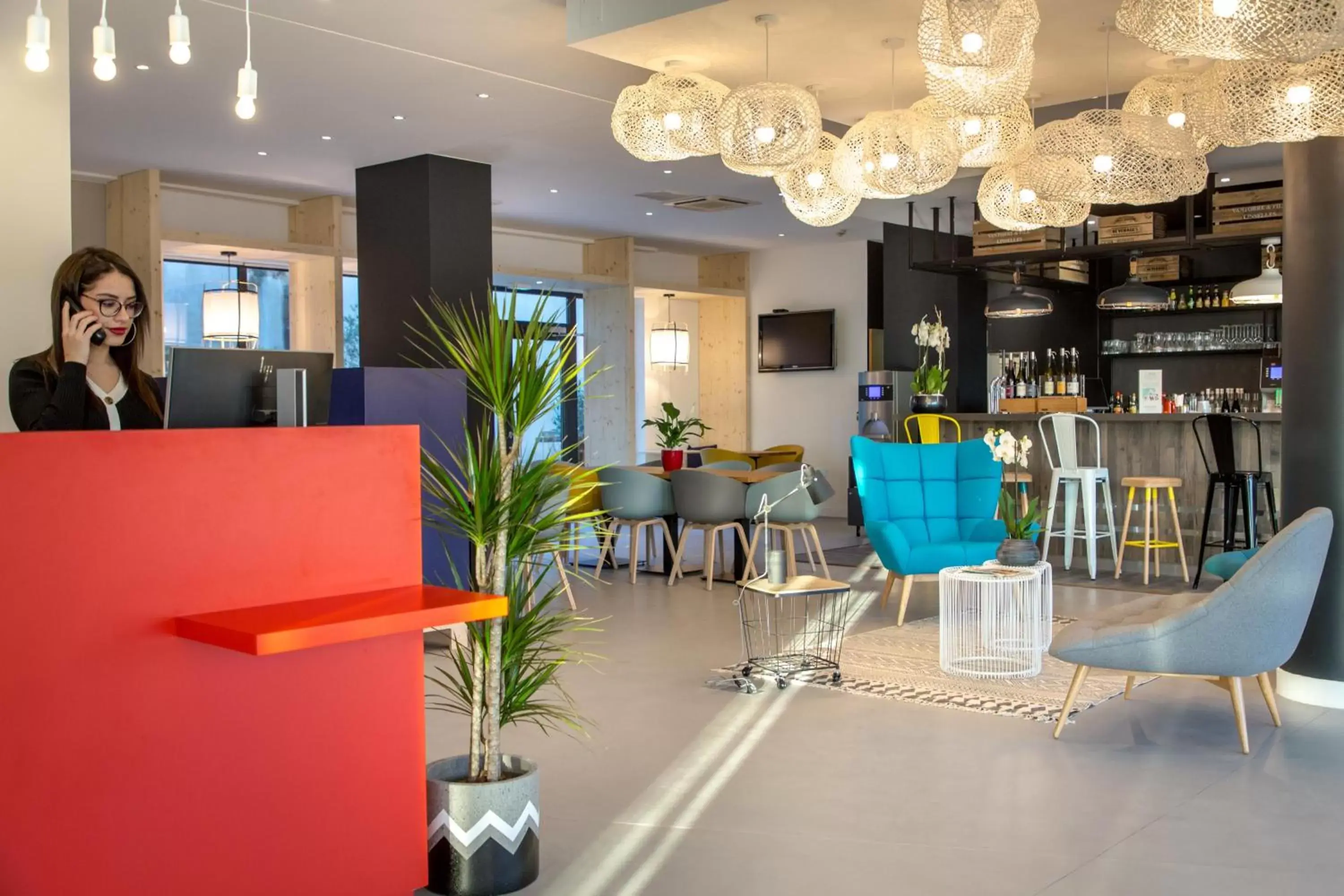 Lobby or reception in ibis Lyon Sud Vienne Saint-Louis