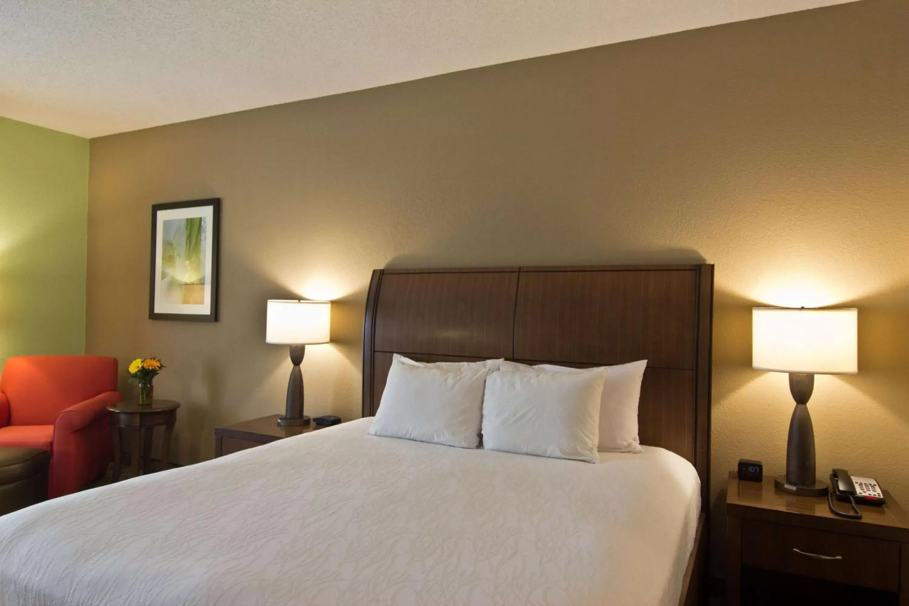 Bed in Hilton Garden Inn Columbus/Grove City