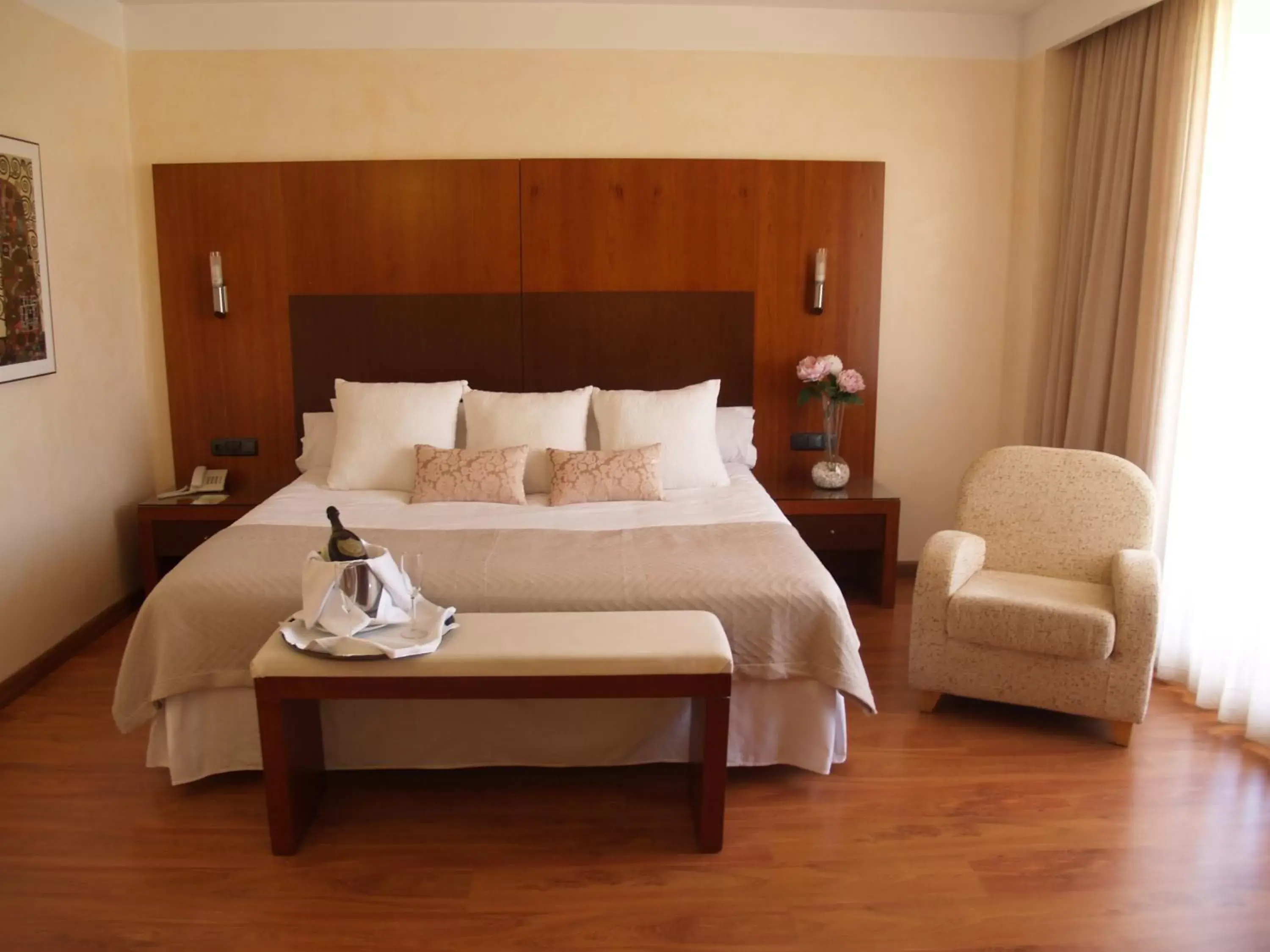 Bed in Hotel Montera Plaza