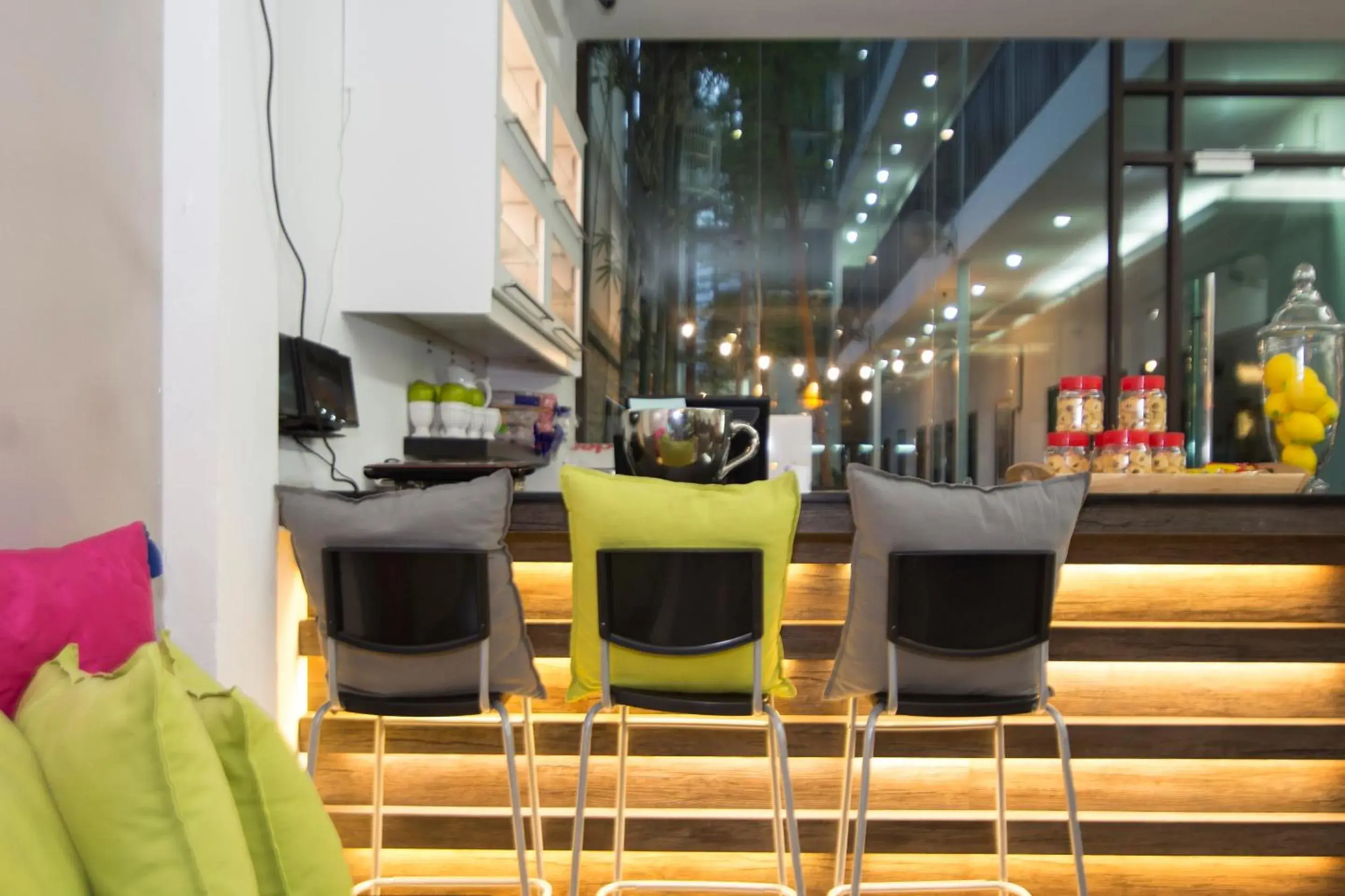 Restaurant/places to eat in V Garden Hotel Restaurant/places to eat in V Garden Hotel