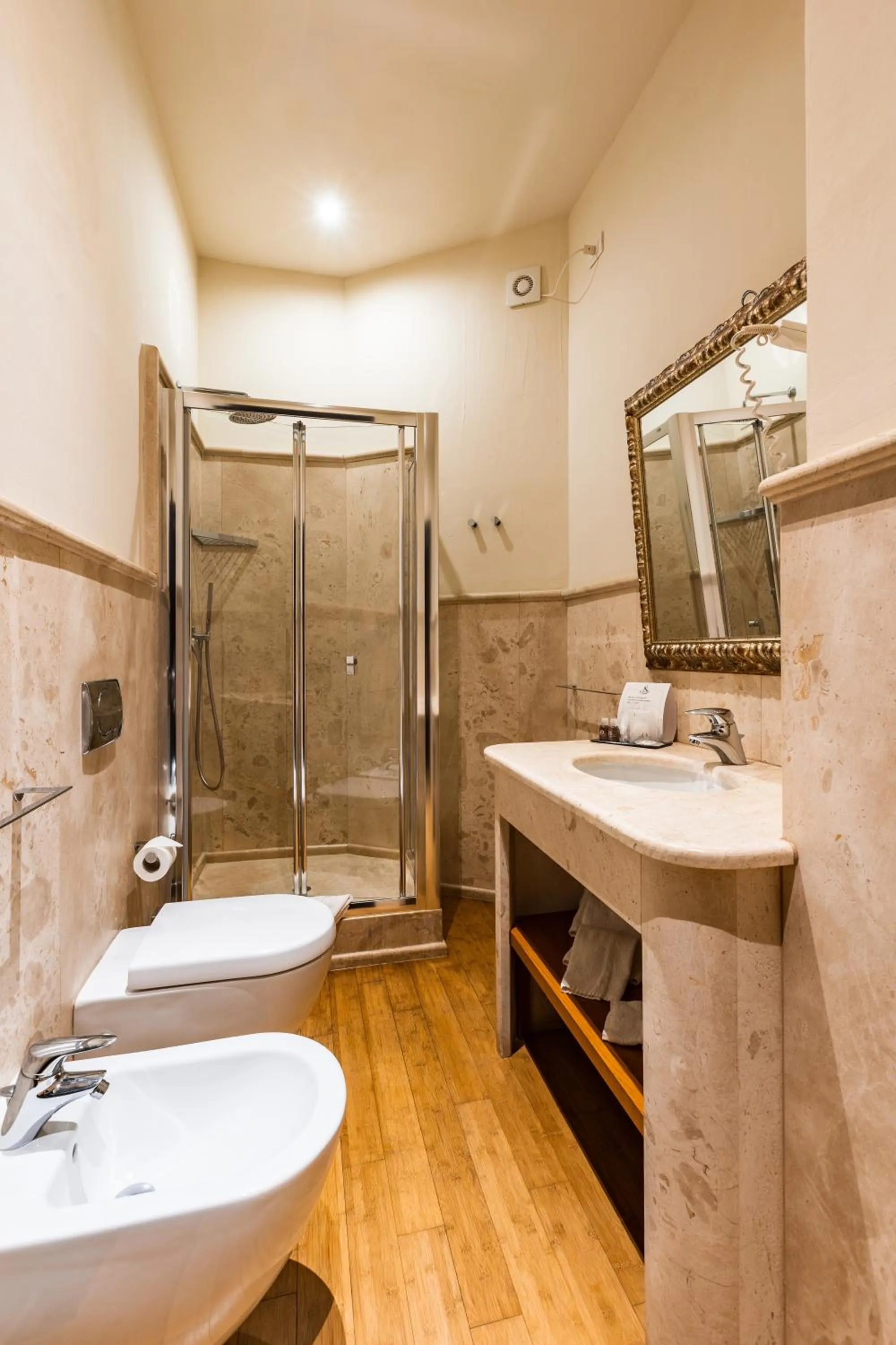 Bathroom in La Locanda Del Conte Mameli