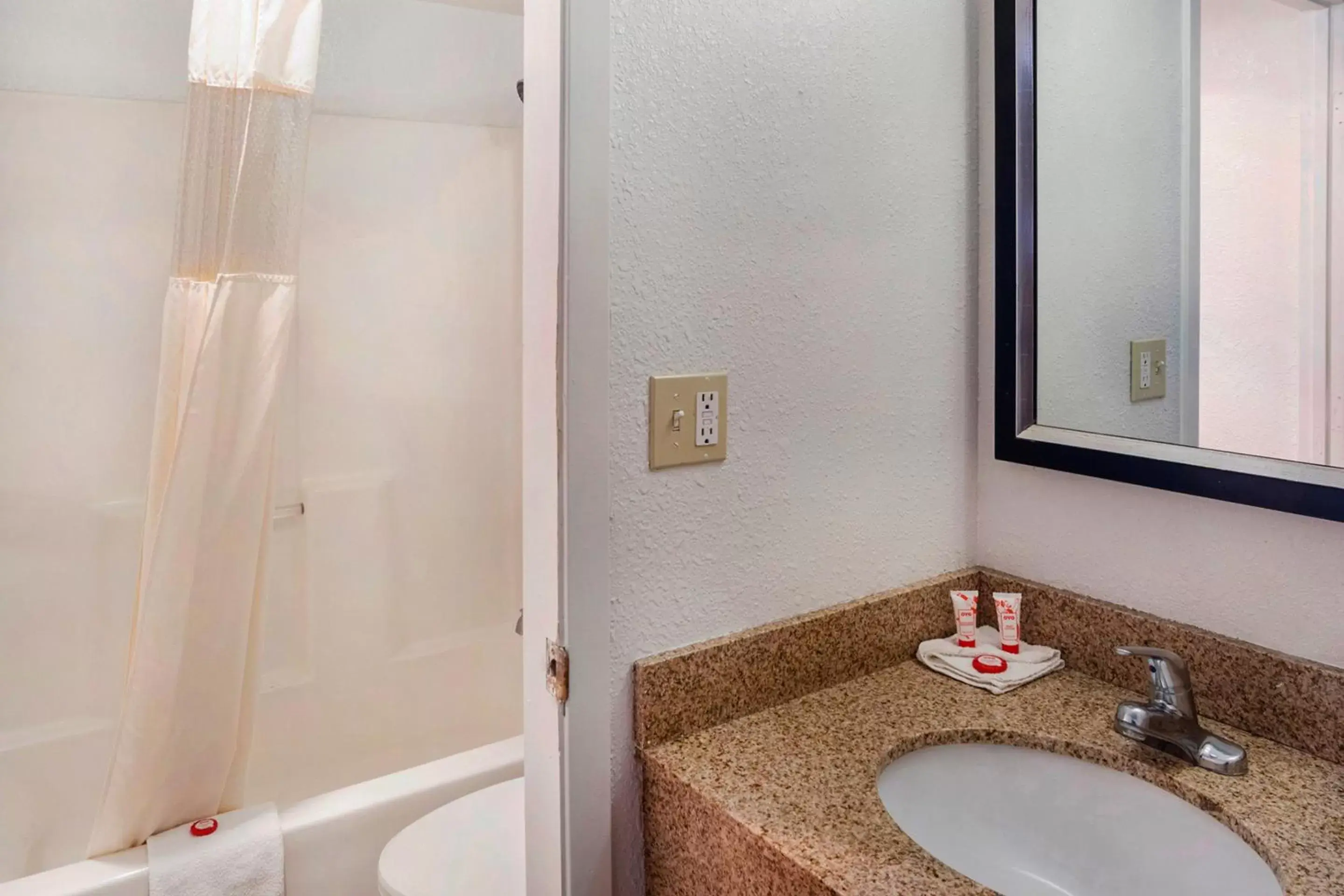 Bathroom in OYO Townhouse Dodge City KS