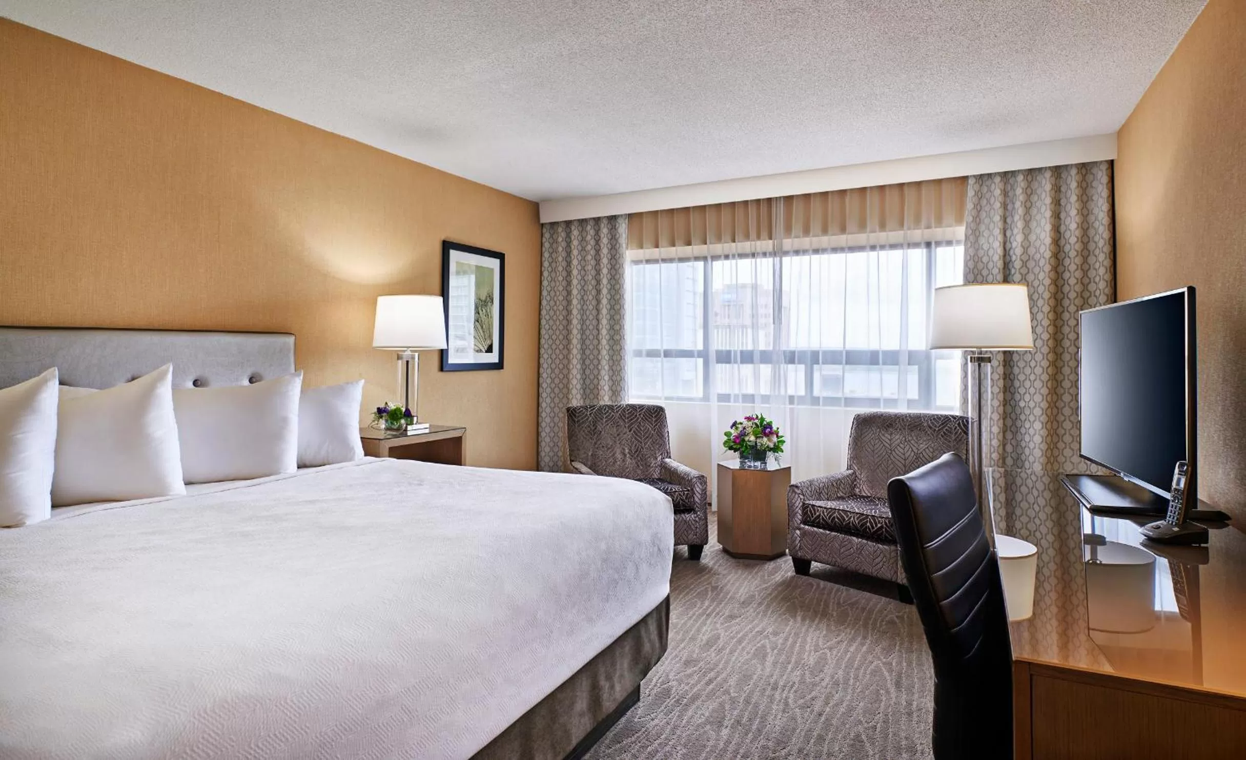 Photo of the whole room, Bed in The Prince George Hotel