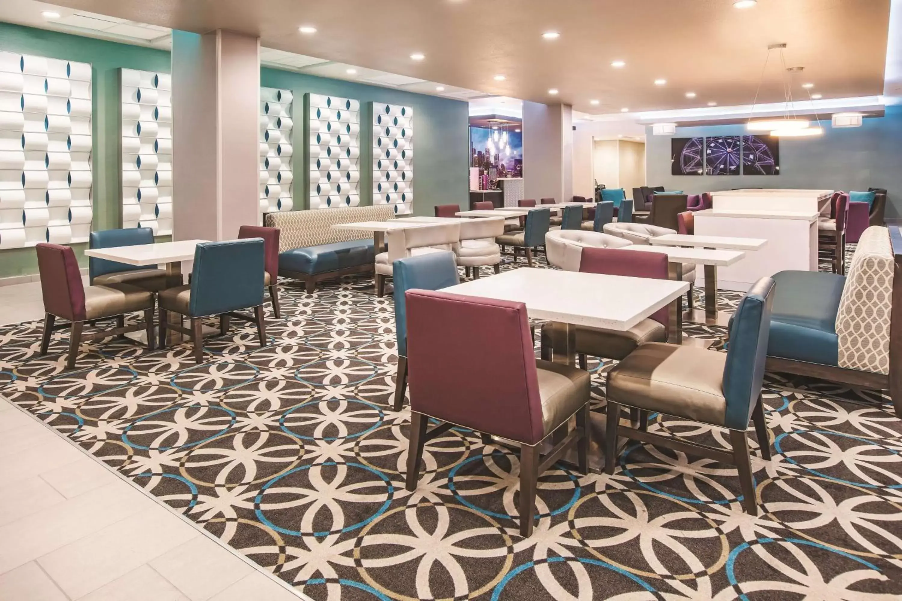 Lobby or reception, Restaurant/Places to Eat in La Quinta by Wyndham Dallas Plano - The Colony