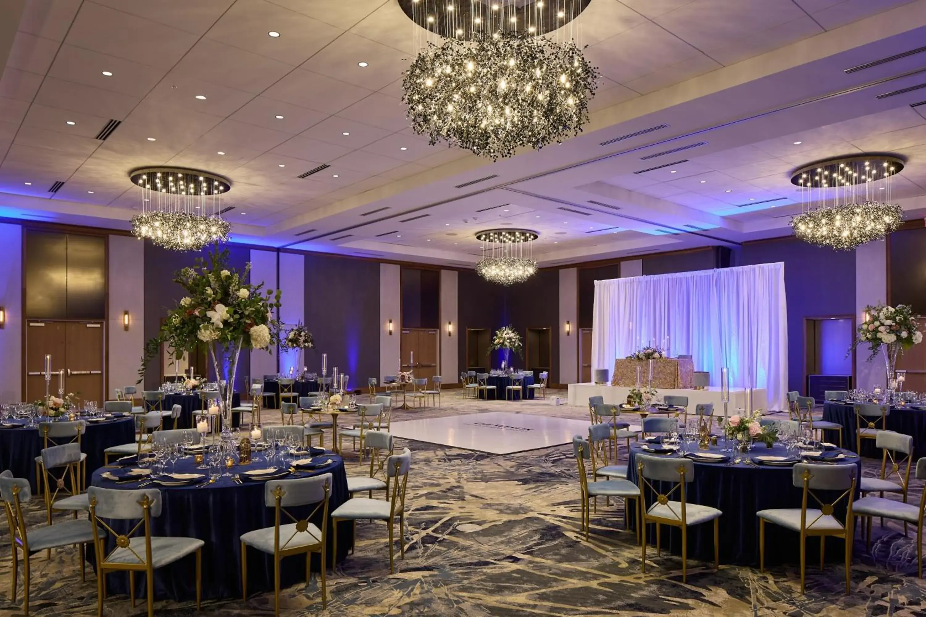 Meeting/conference room, Restaurant/Places to Eat in The Westin Raleigh-Durham Airport