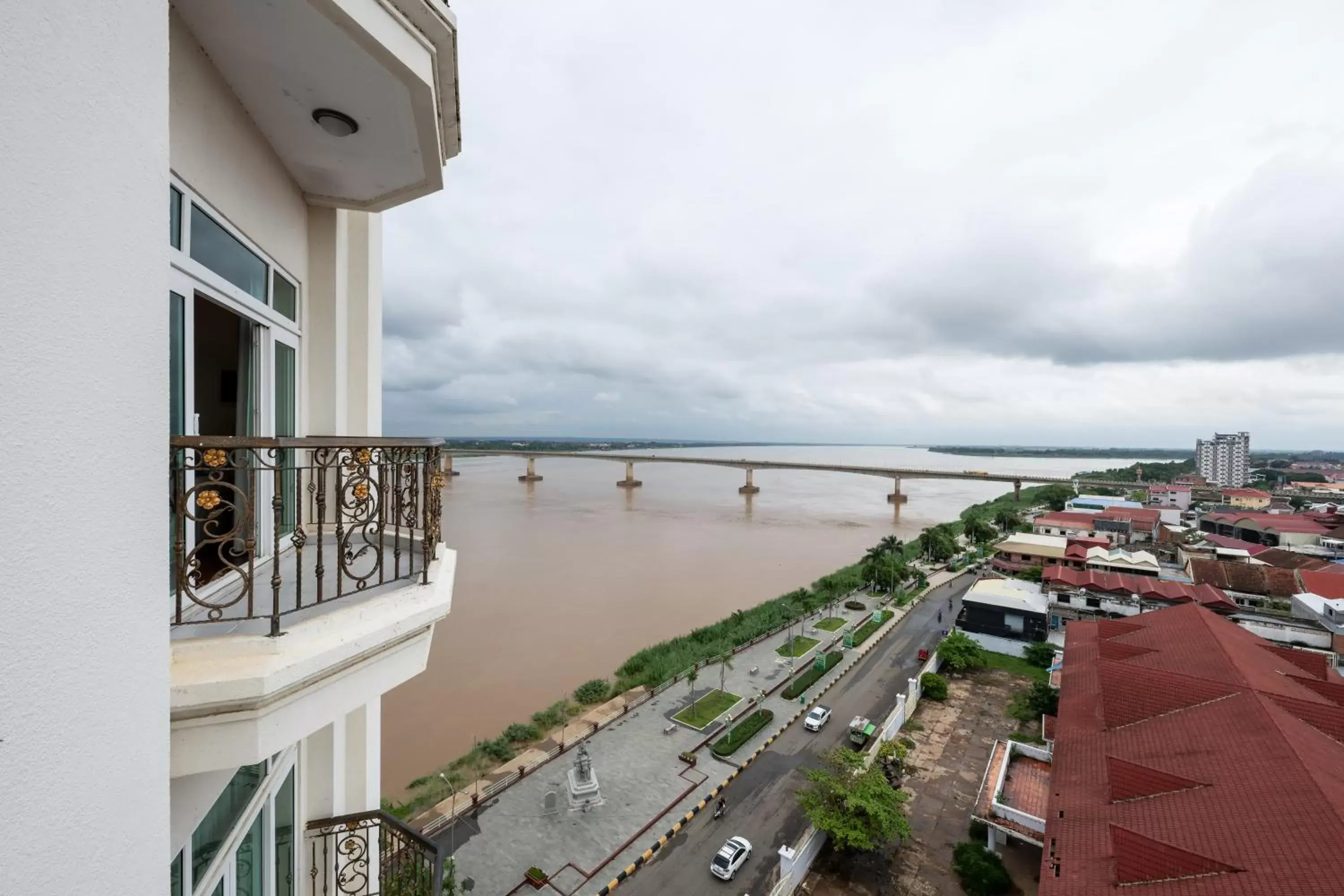 River view, Sea View in Lbn Asian Hotel