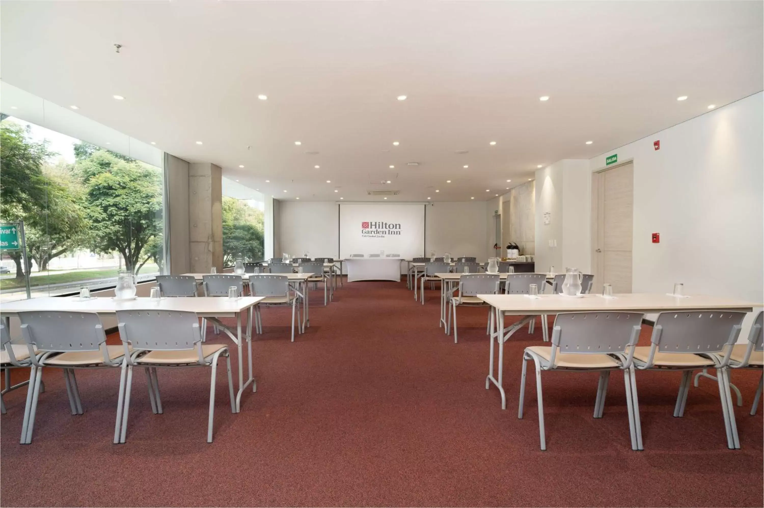 Meeting/conference room, Restaurant/Places to Eat in Hilton Garden Inn Cali Ciudad Jardin