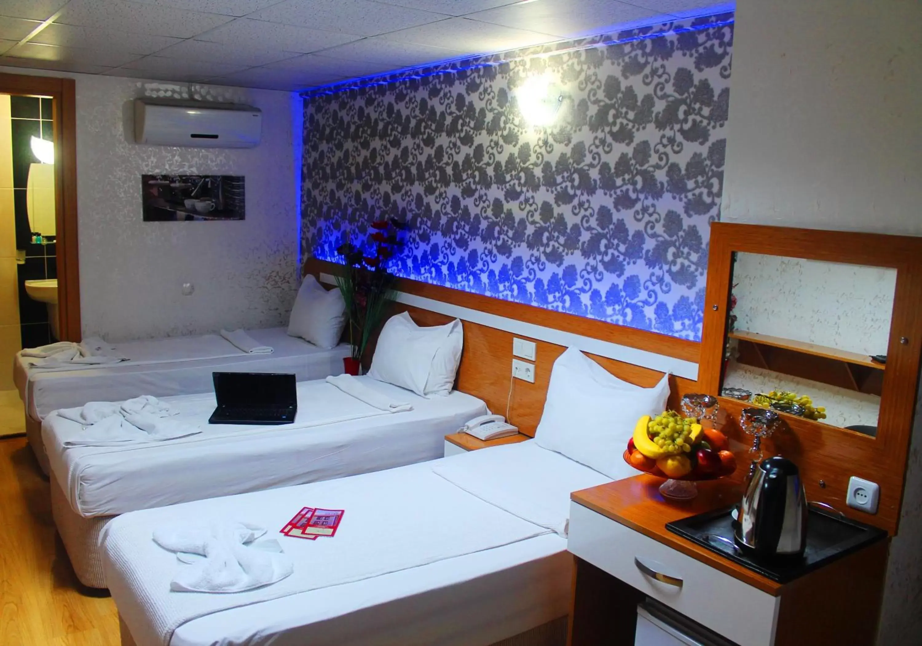 Photo of the whole room, Bed in Avcılar İnci Hotel