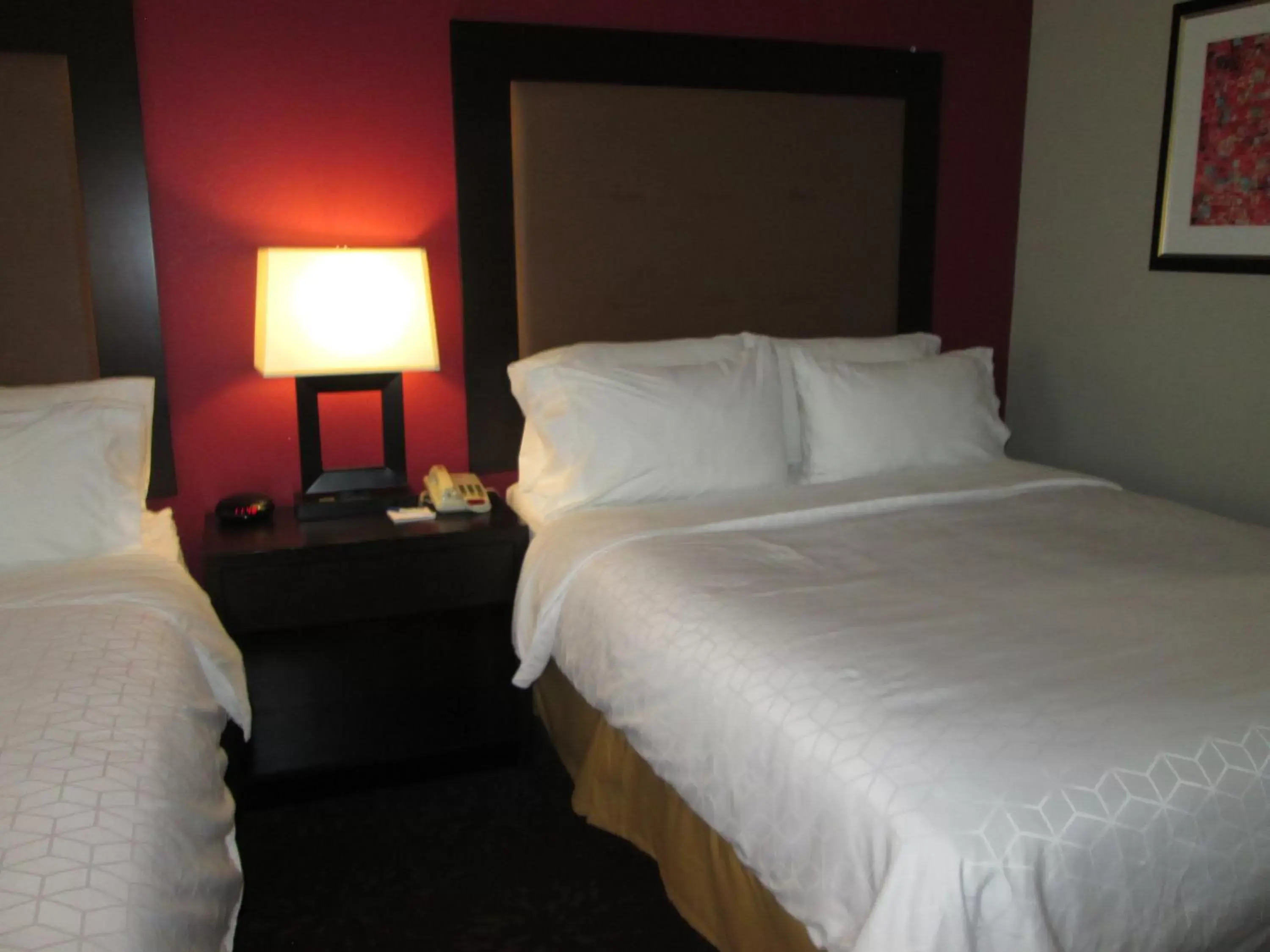 Bed in Holiday Inn Express Cloverdale - Greencastle, an IHG Hotel