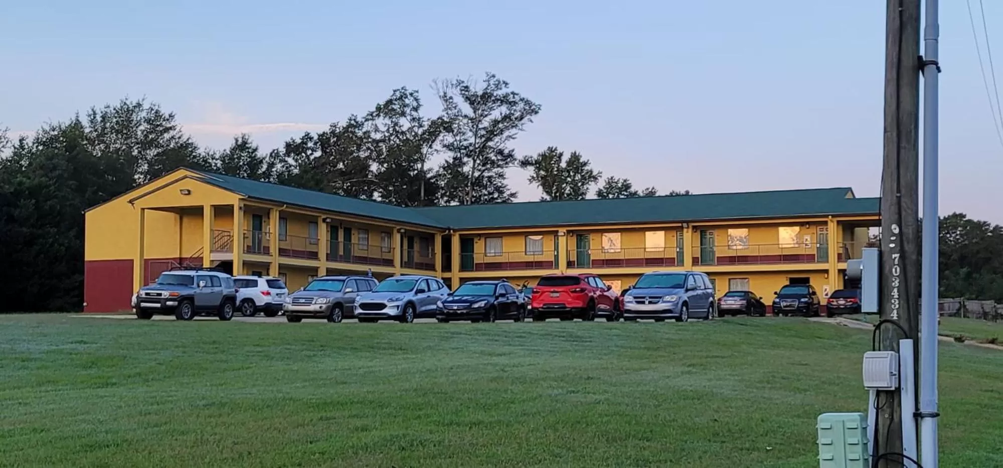 Property building in Garden Inn and Suites near Callaway Gardens Pine Mountain