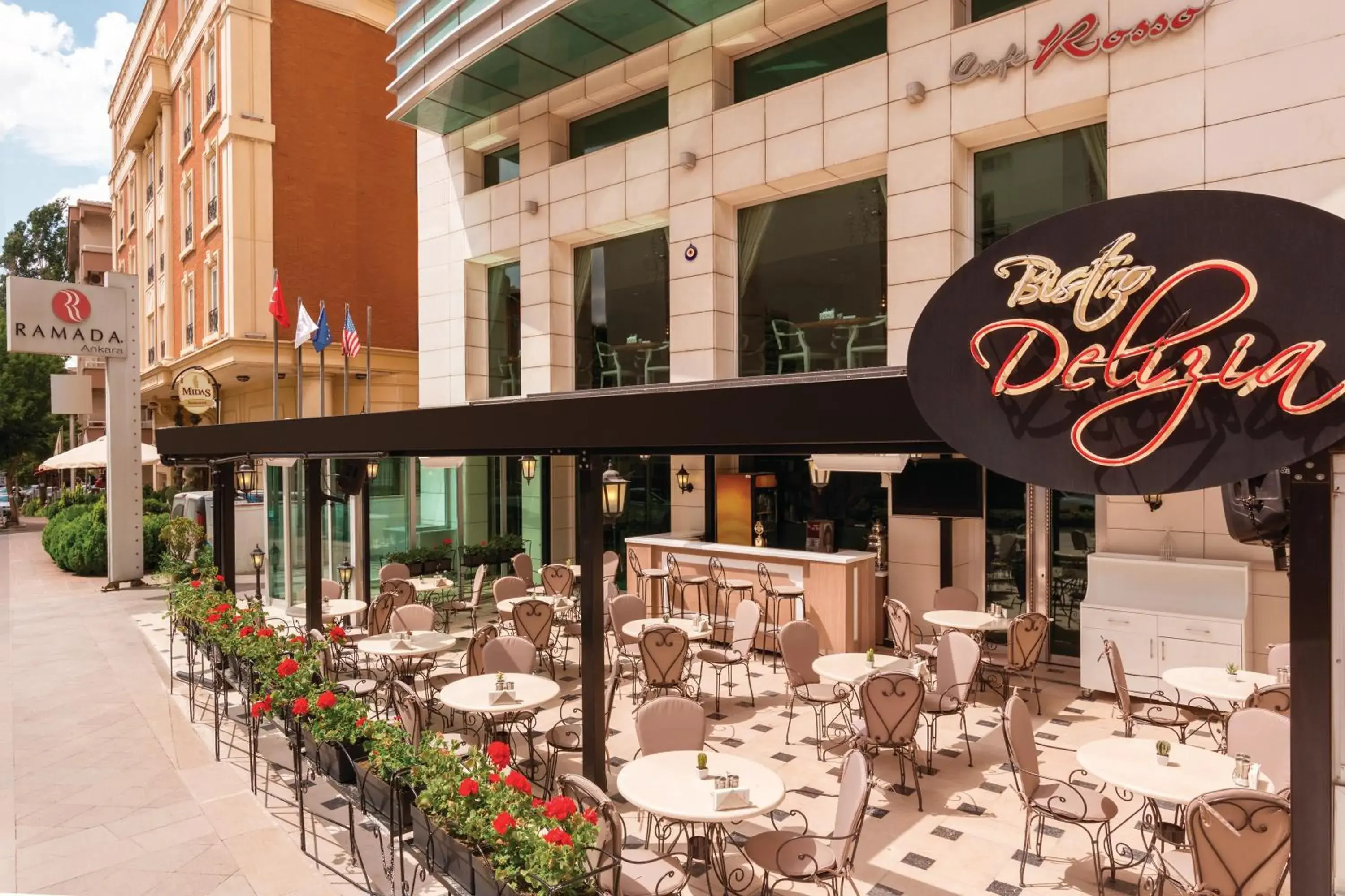 Lounge or bar in Ramada by Wyndham Ankara Lounge or bar in Ramada by Wyndham Ankara