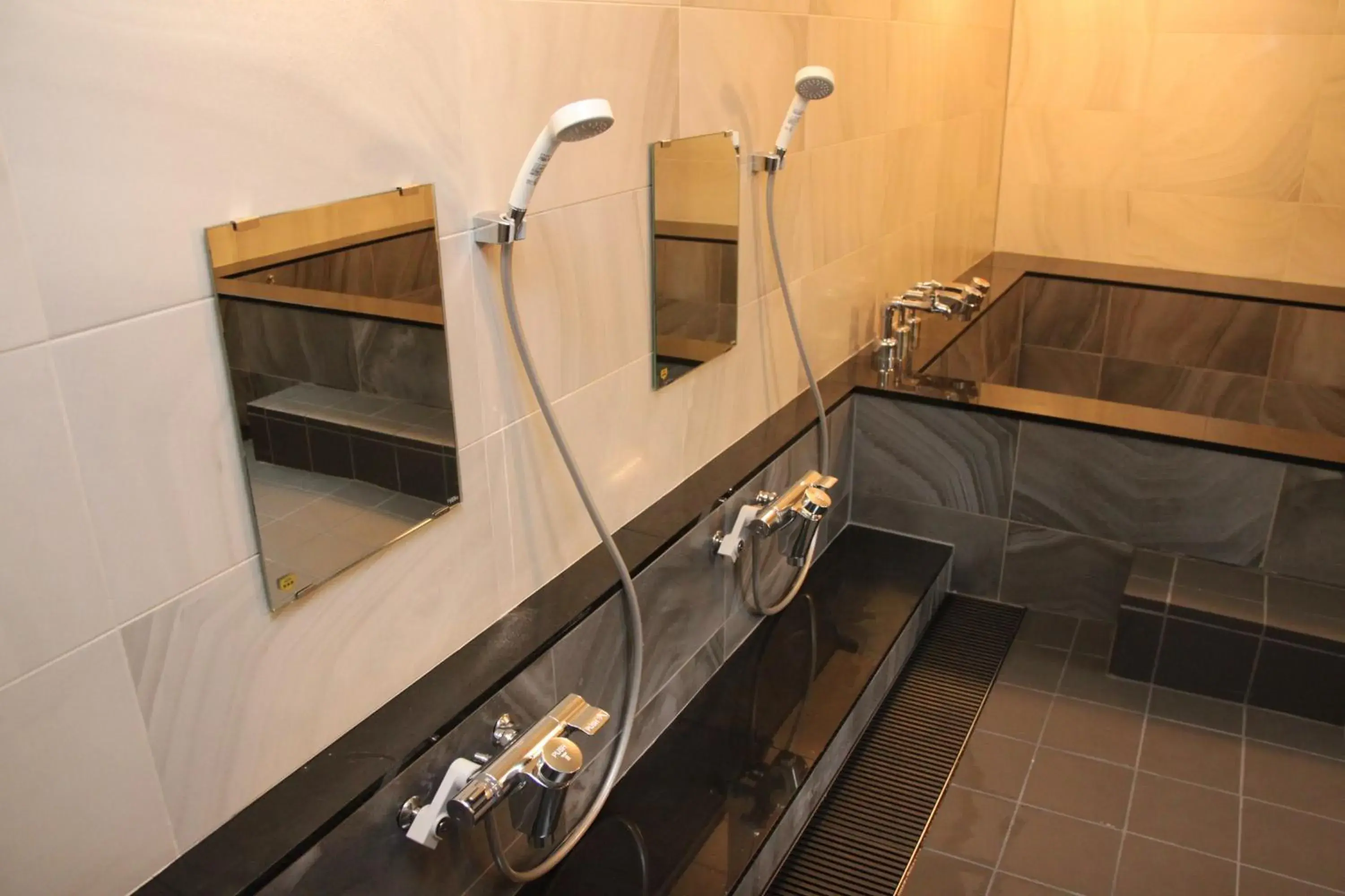 Public Bath, Bathroom in Hotel Sunplaza2 Annex