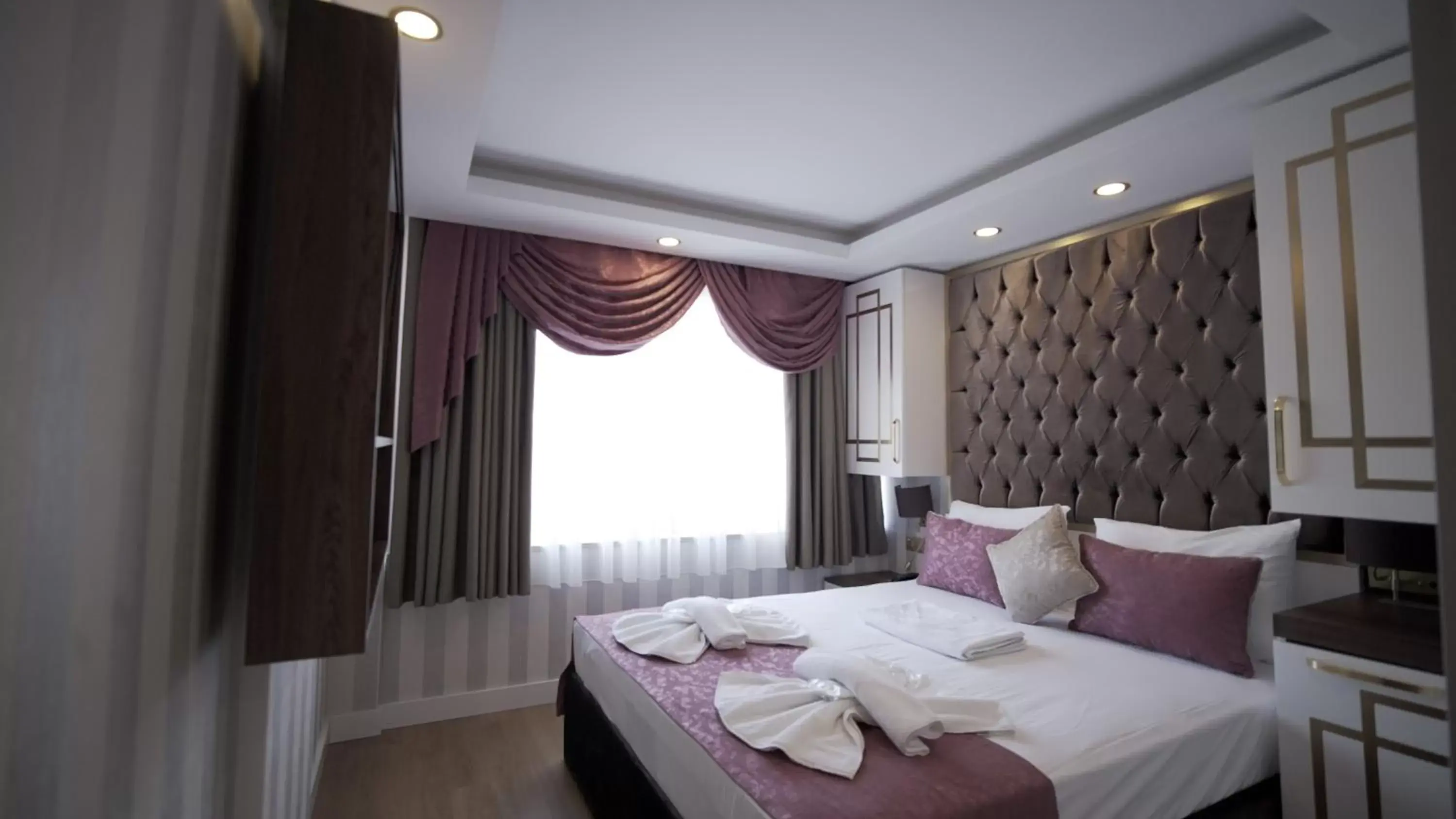 Bed in Burj Al Istanbul