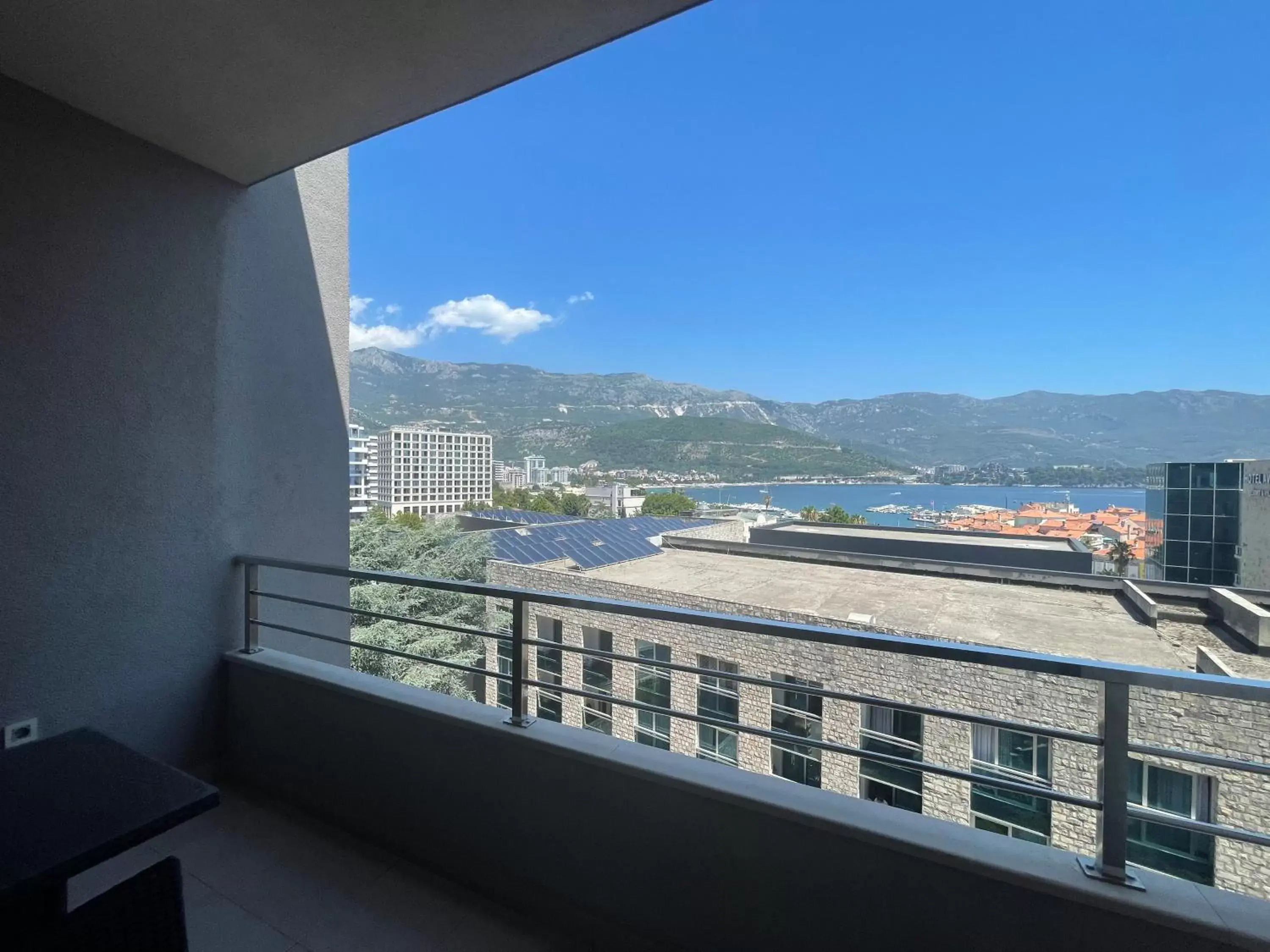 Balcony/Terrace, Mountain View in Hotel Butua Residence