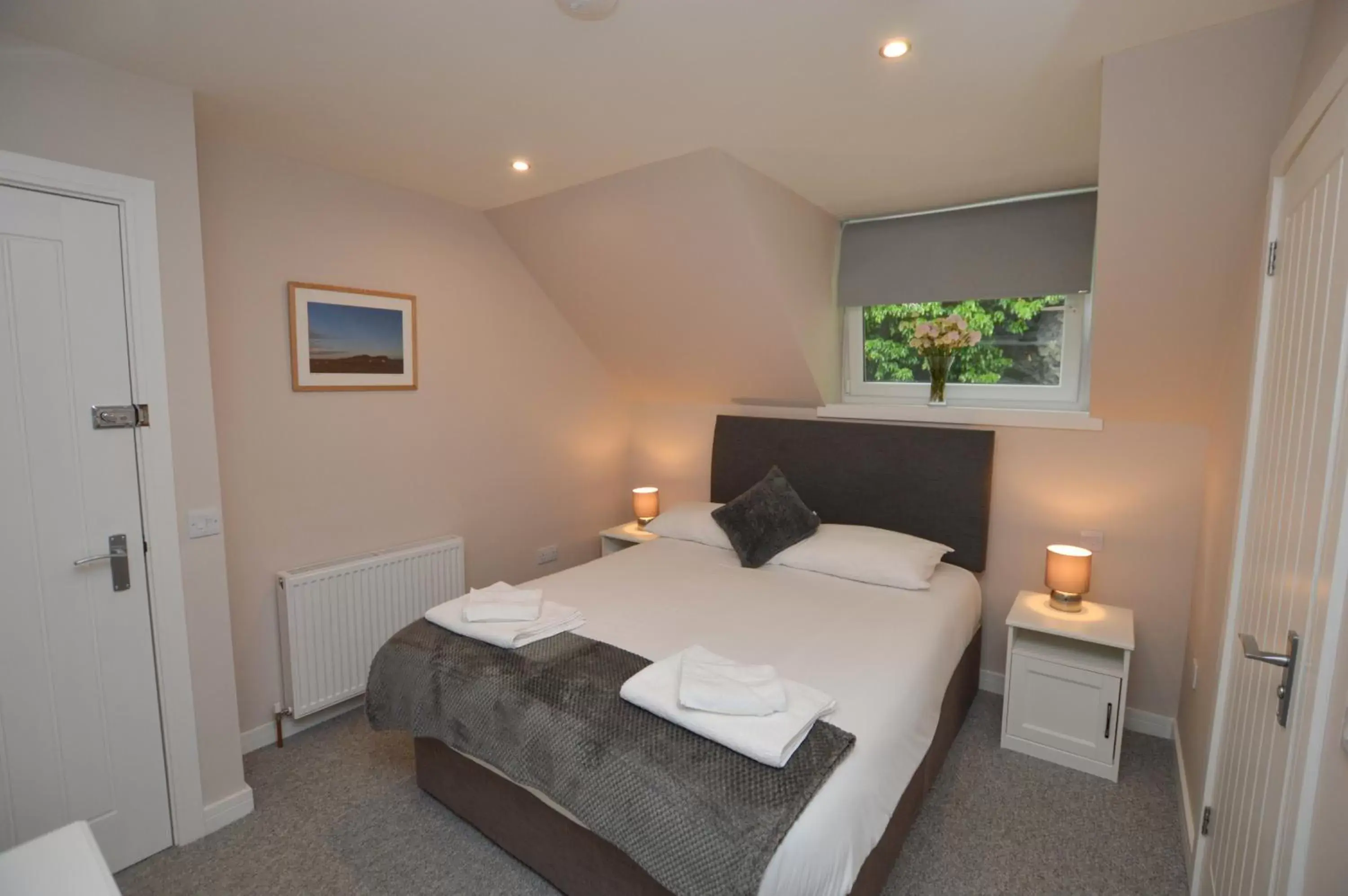 Bedroom, Bed in Fairhaven, Oban Town Centre