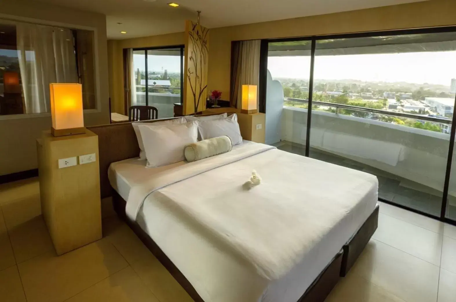 View (from property/room), Bed in Rua Rasada Hotel - The Ideal Venue for Meetings & Events