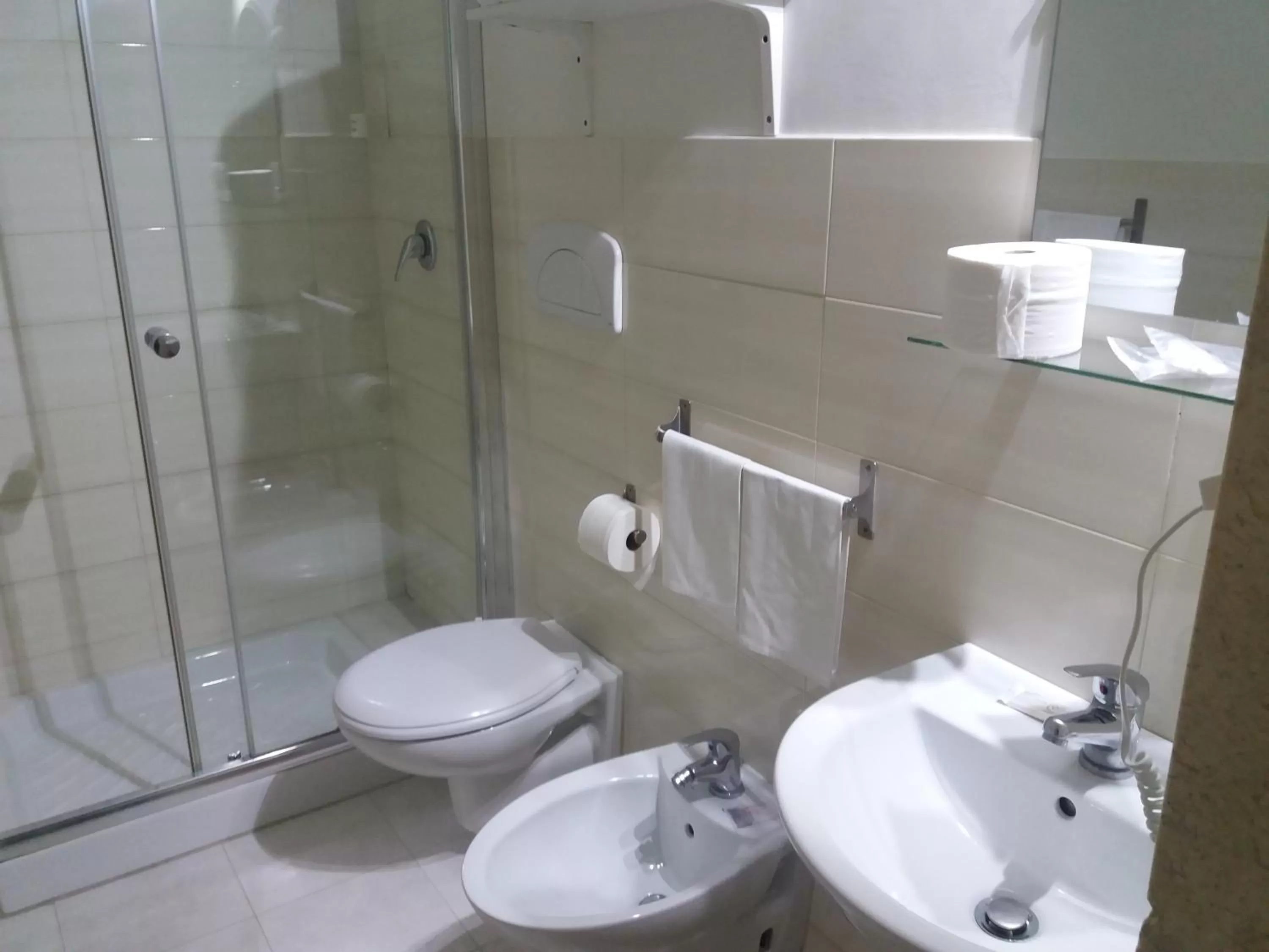 Shower in Hotel Costa