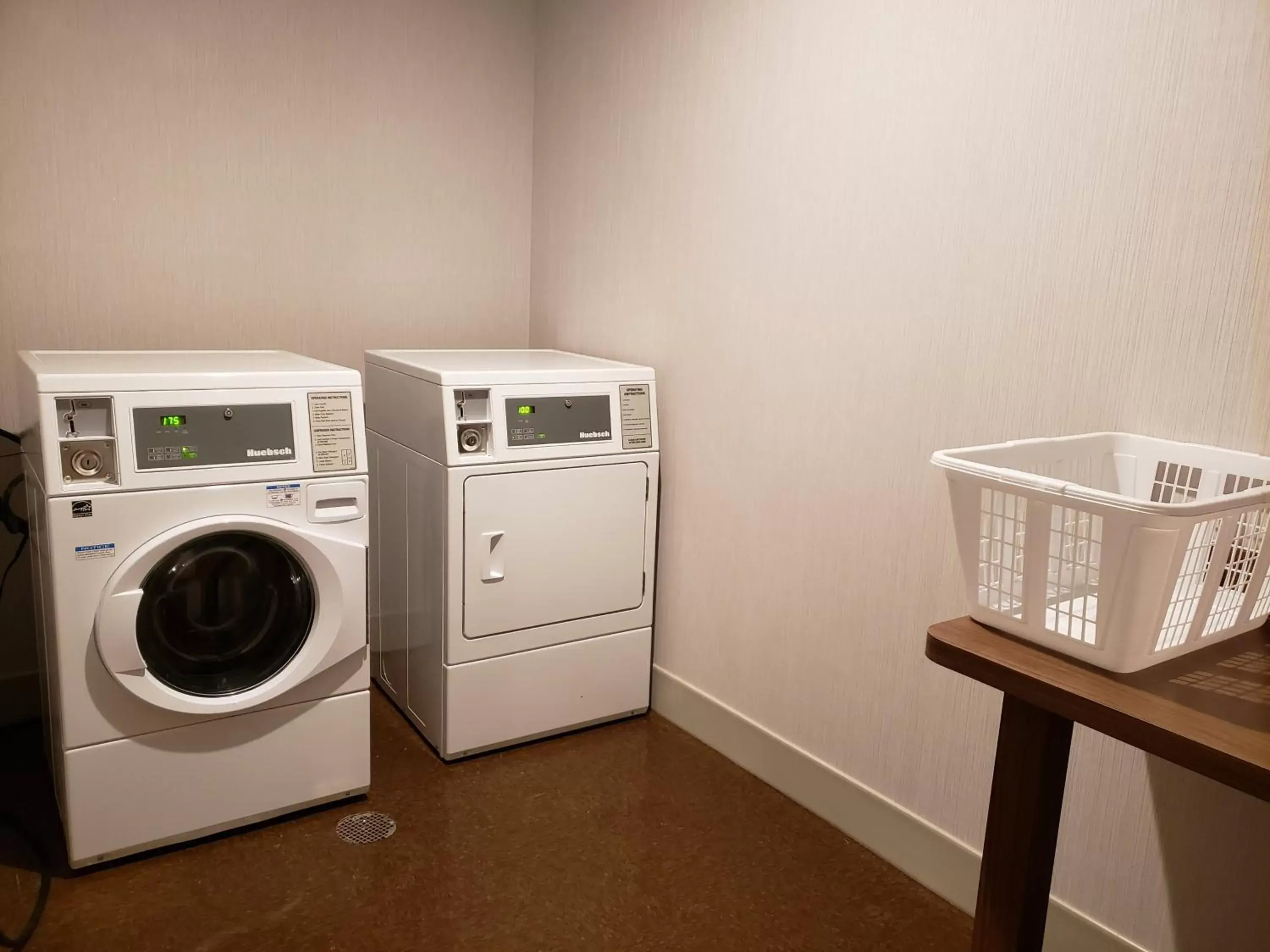 Other, Kitchen/Kitchenette in Holiday Inn Express - Macon North, an IHG Hotel