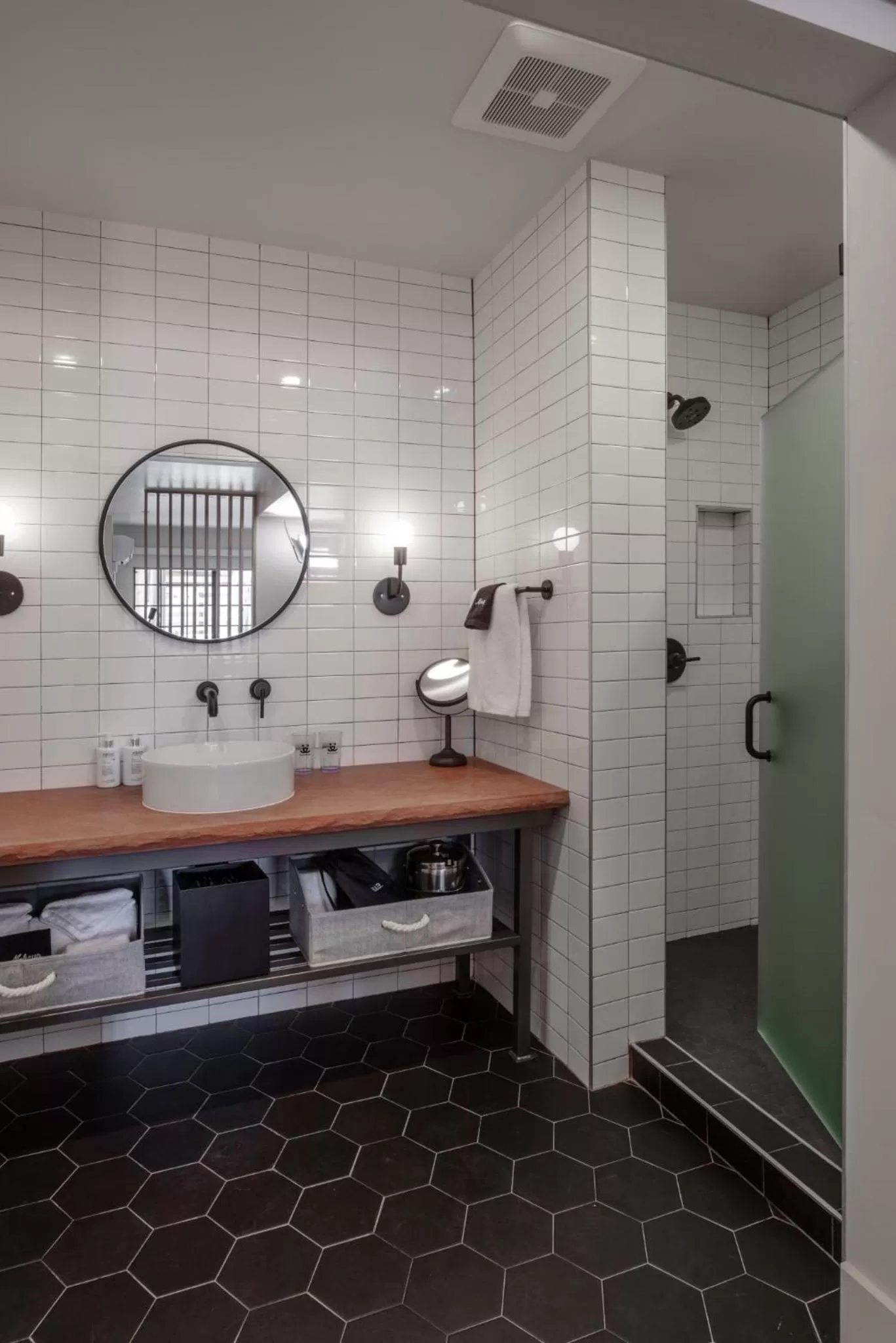 Best Friends Roadhouse and Mercantile