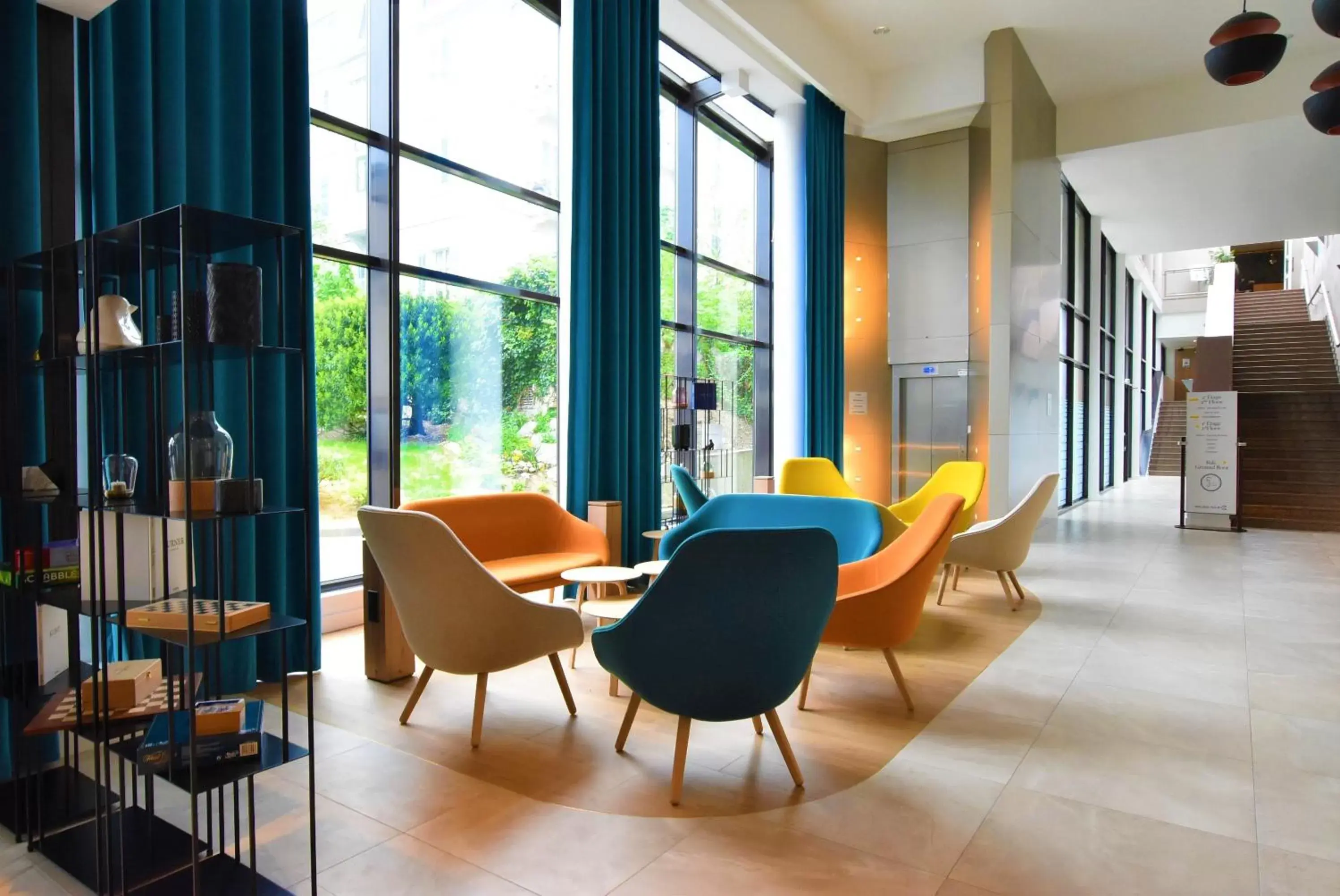 Lobby or reception in Golden Tulip Aix les Bains - Hotel & Spa