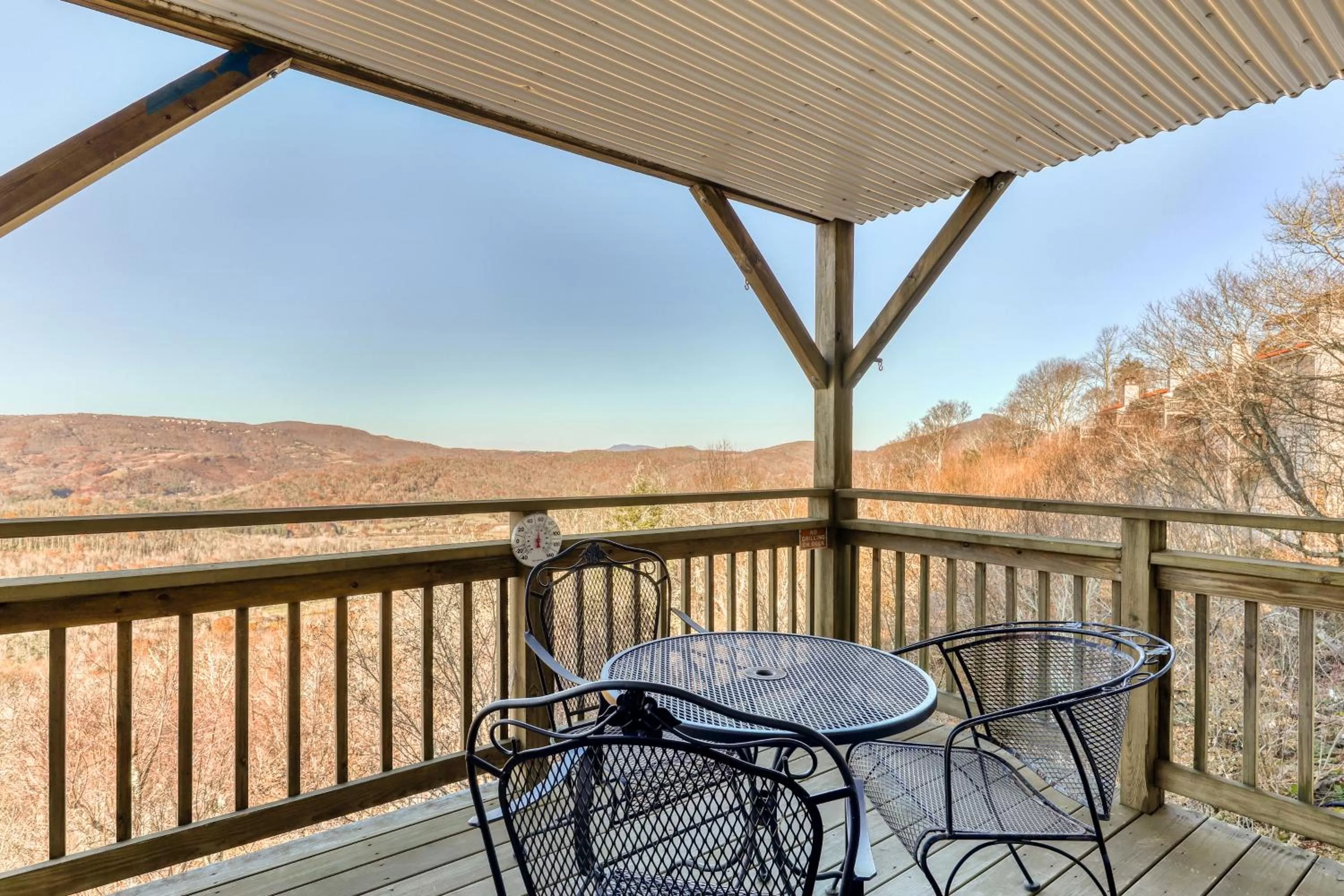 One Bedroom Apartment in Crest 200F