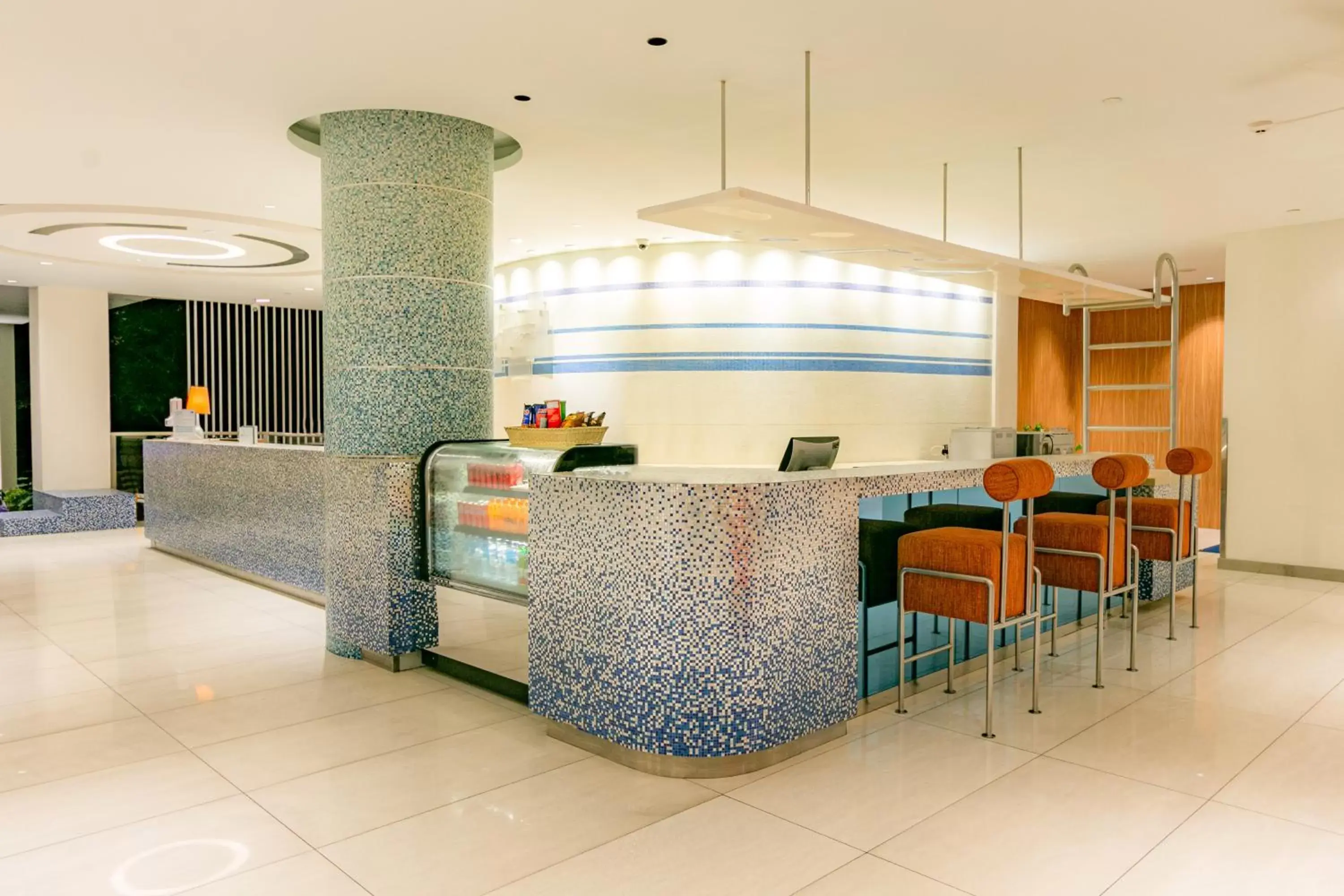 Restaurant/places to eat in Holiday Inn Express Baruna, an IHG Hotel