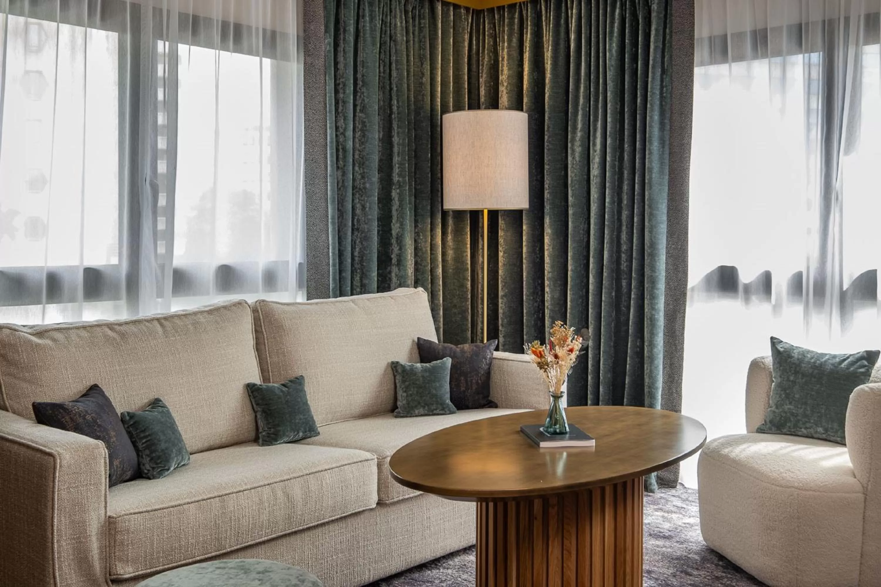 Communal lounge/ TV room in Hôtel Burdigala by Inwood Hotels