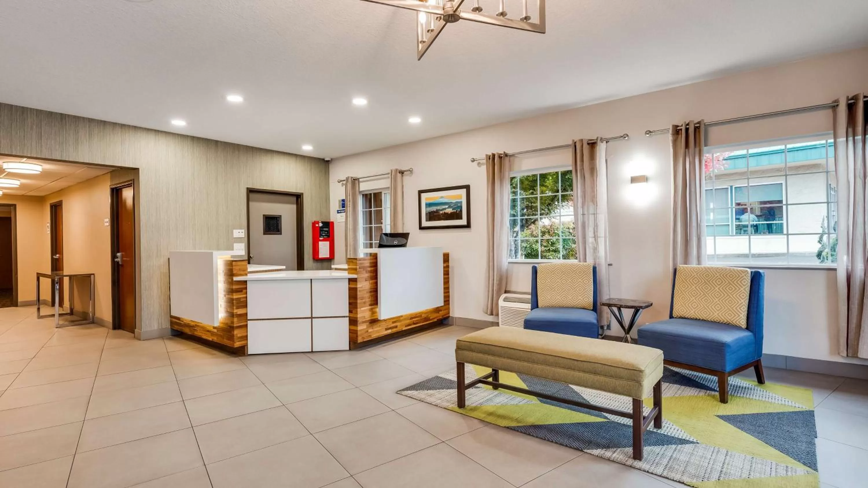 Lobby or reception in Best Western Sandy Inn