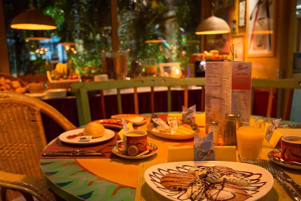 Continental breakfast in Hotel California