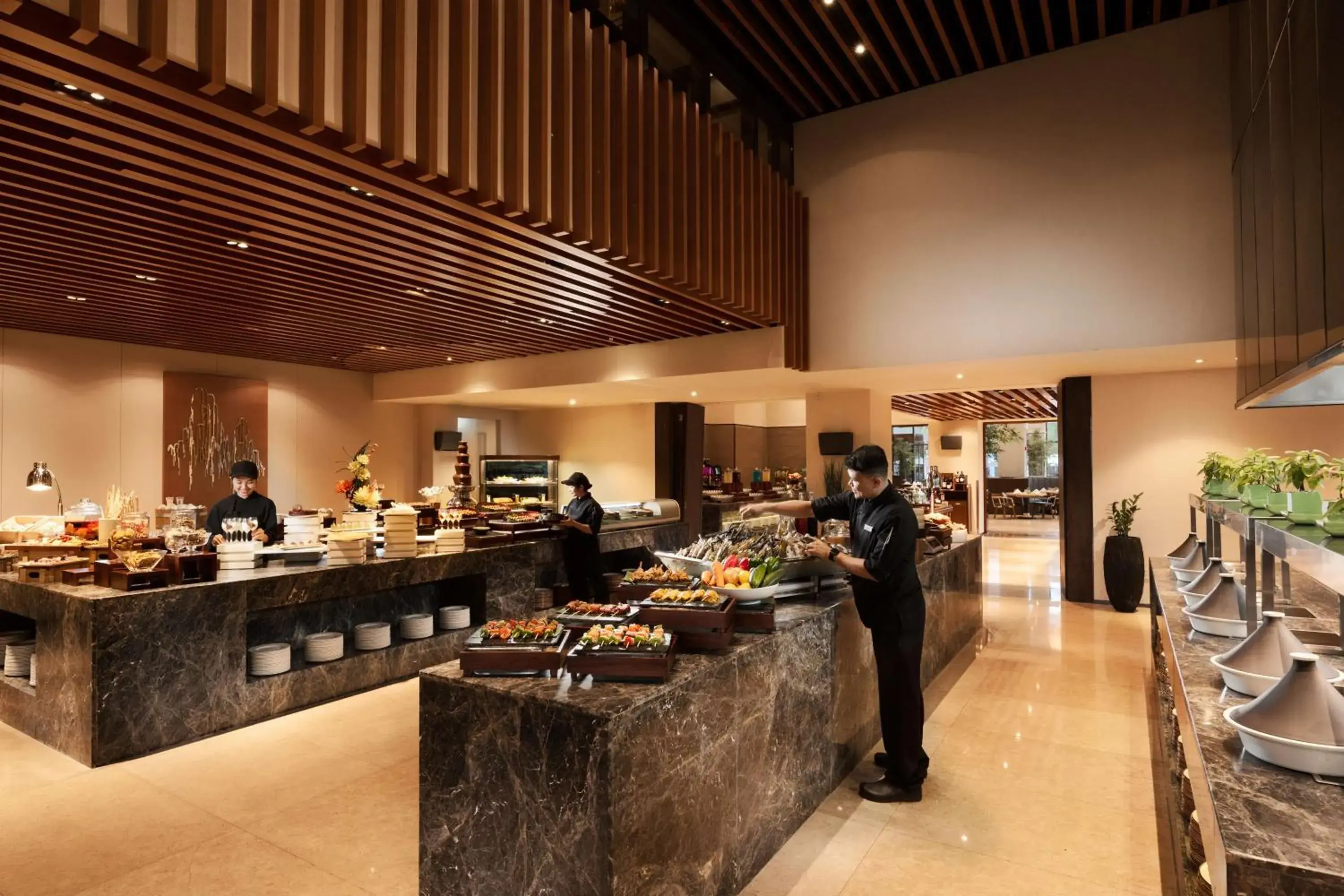 Restaurant/places to eat in Hilton Clark Sun Valley Resort Restaurant/places to eat in Hilton Clark Sun Valley Resort