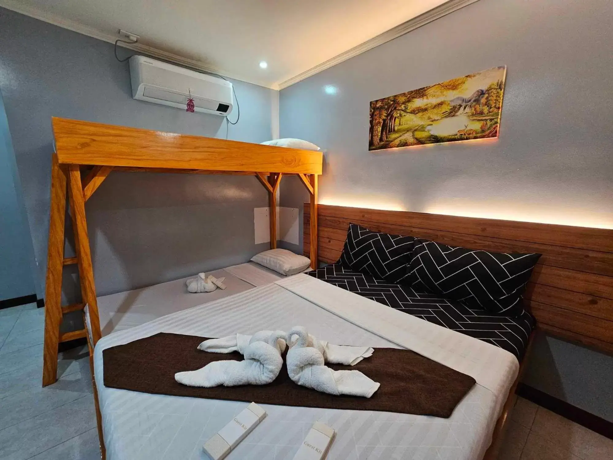 Bed in La Choeben Suites Bed in La Choeben Suites