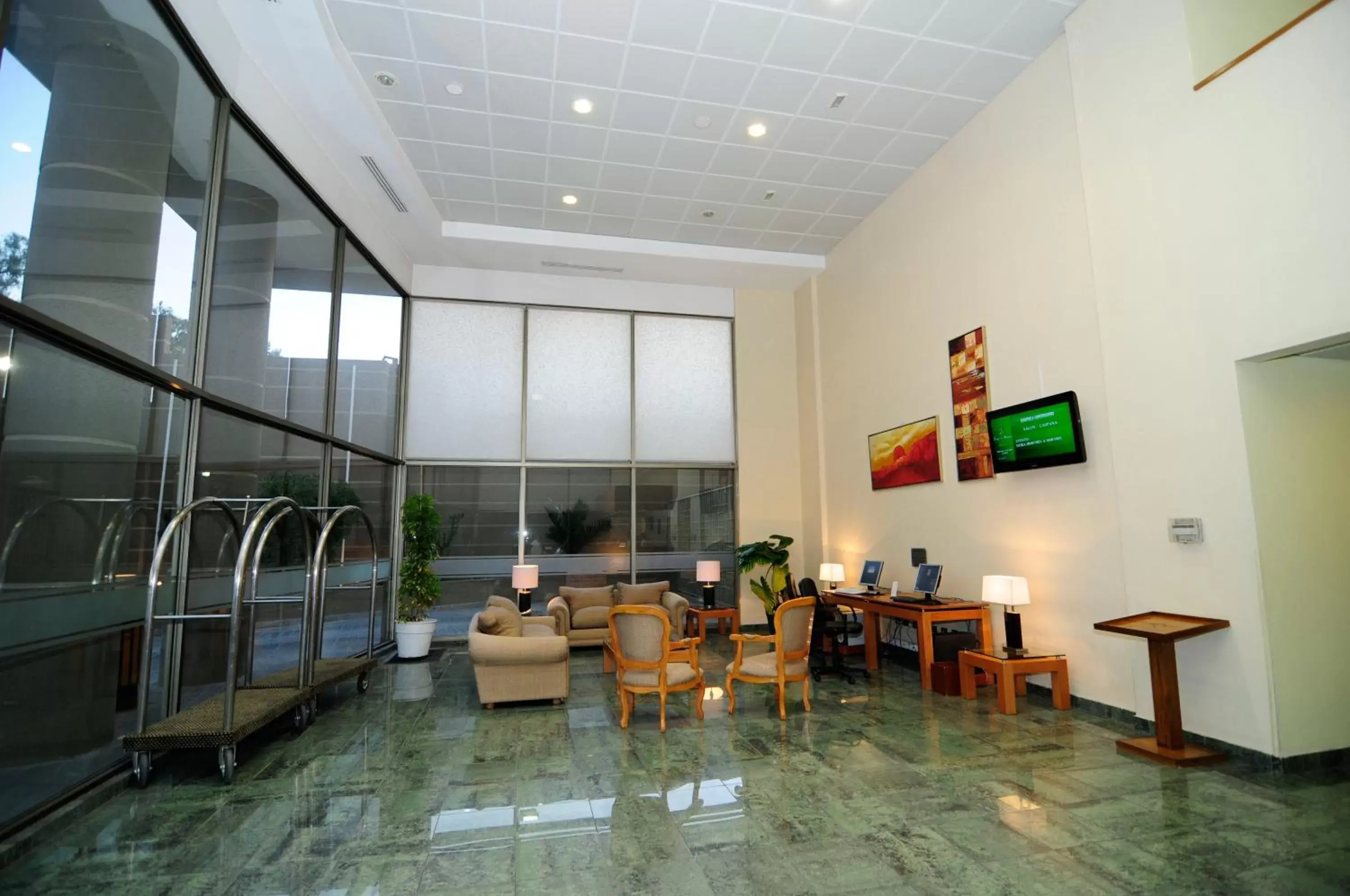 Communal lounge/ TV room in Hotel Diego De Almagro Calama