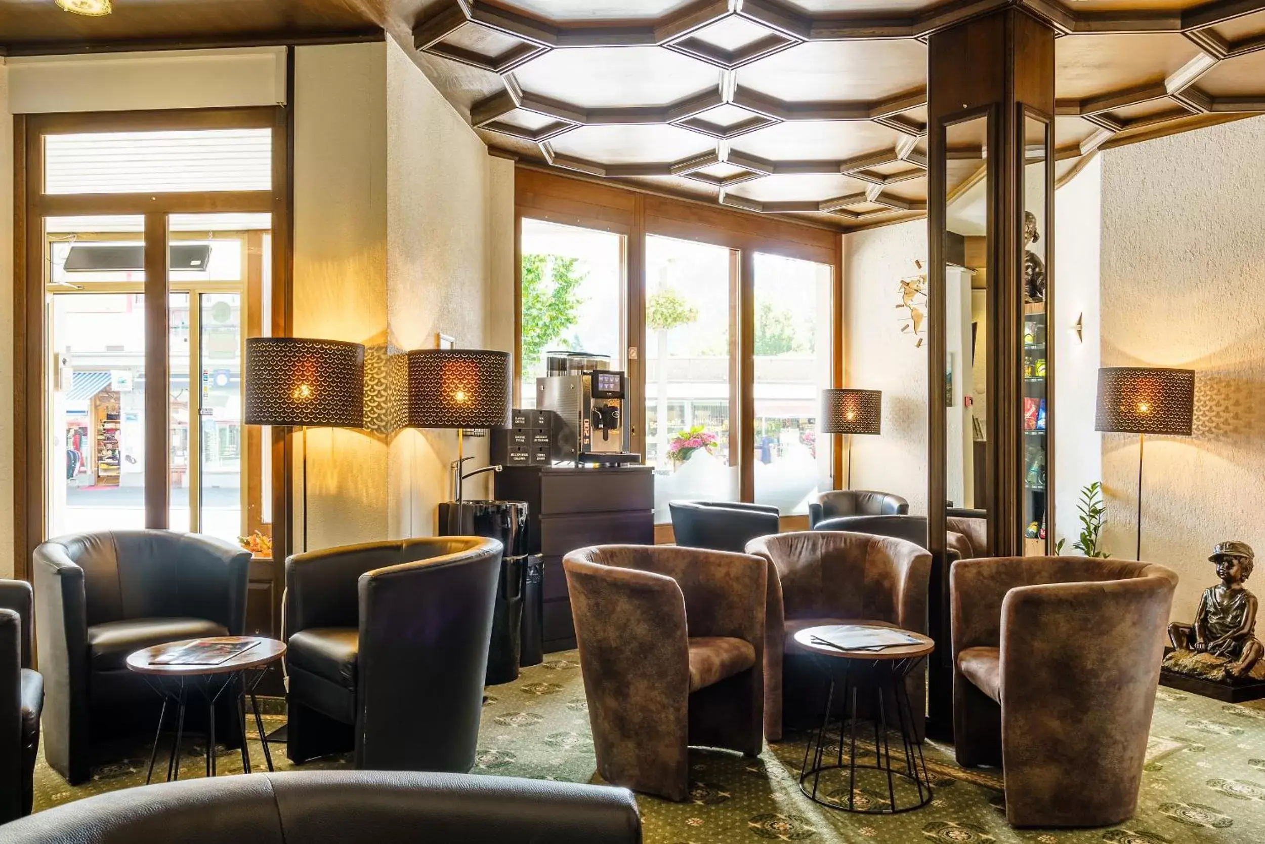 Lobby or reception, Lounge/Bar in Hotel Bernerhof