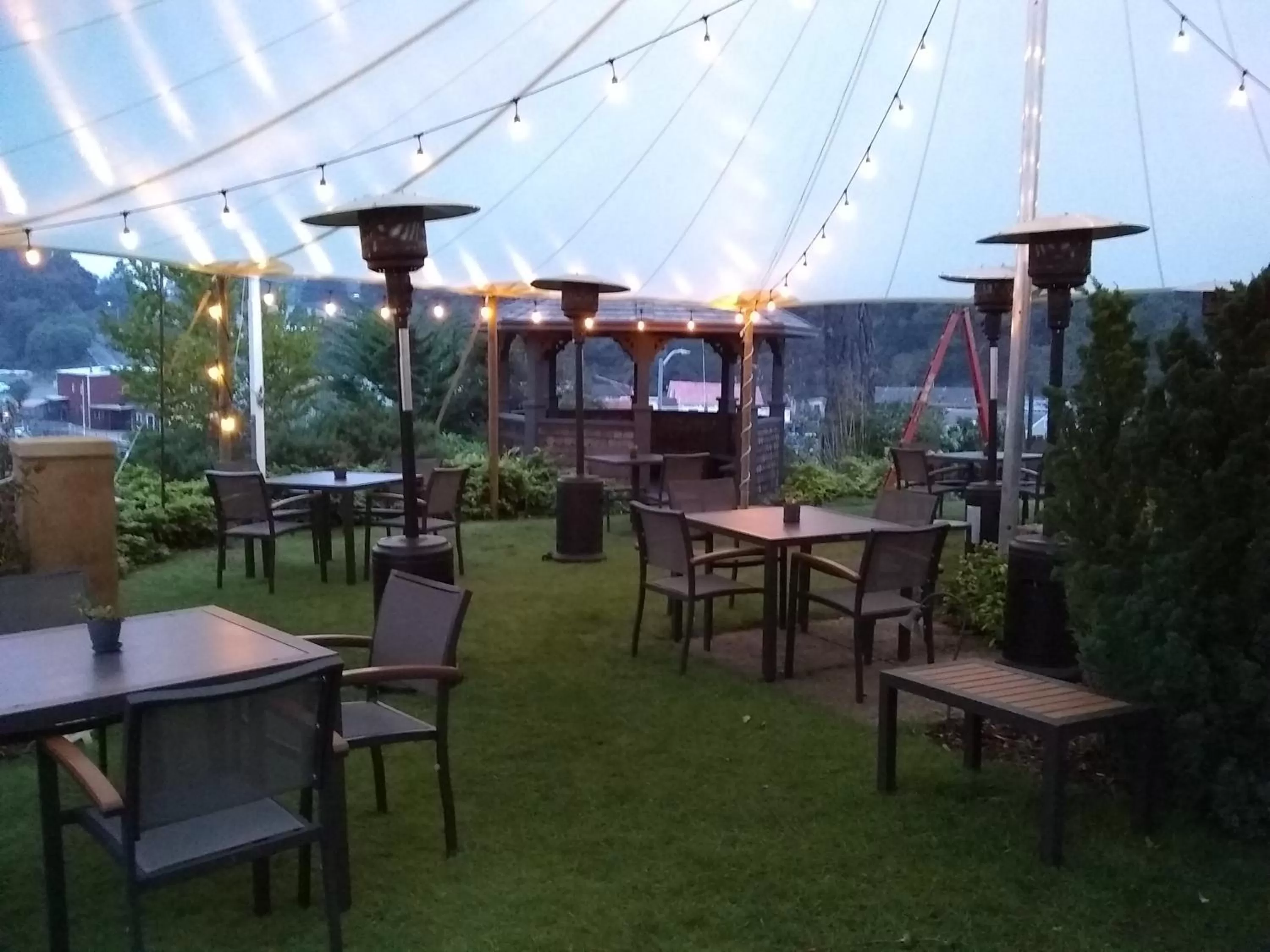 Garden in Noyo Harbor Inn