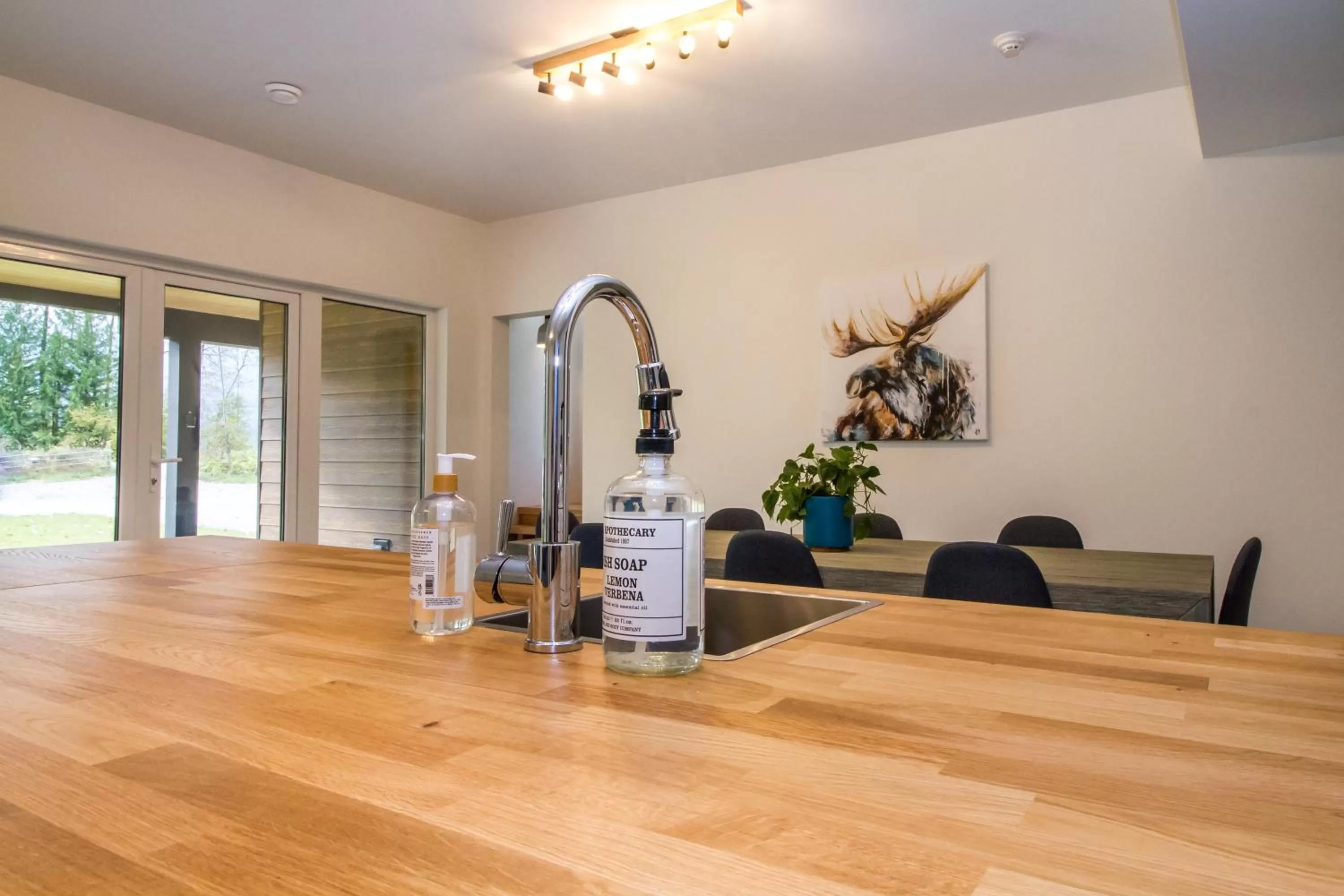 Kitchen or kitchenette in Arrows Edge Lodge