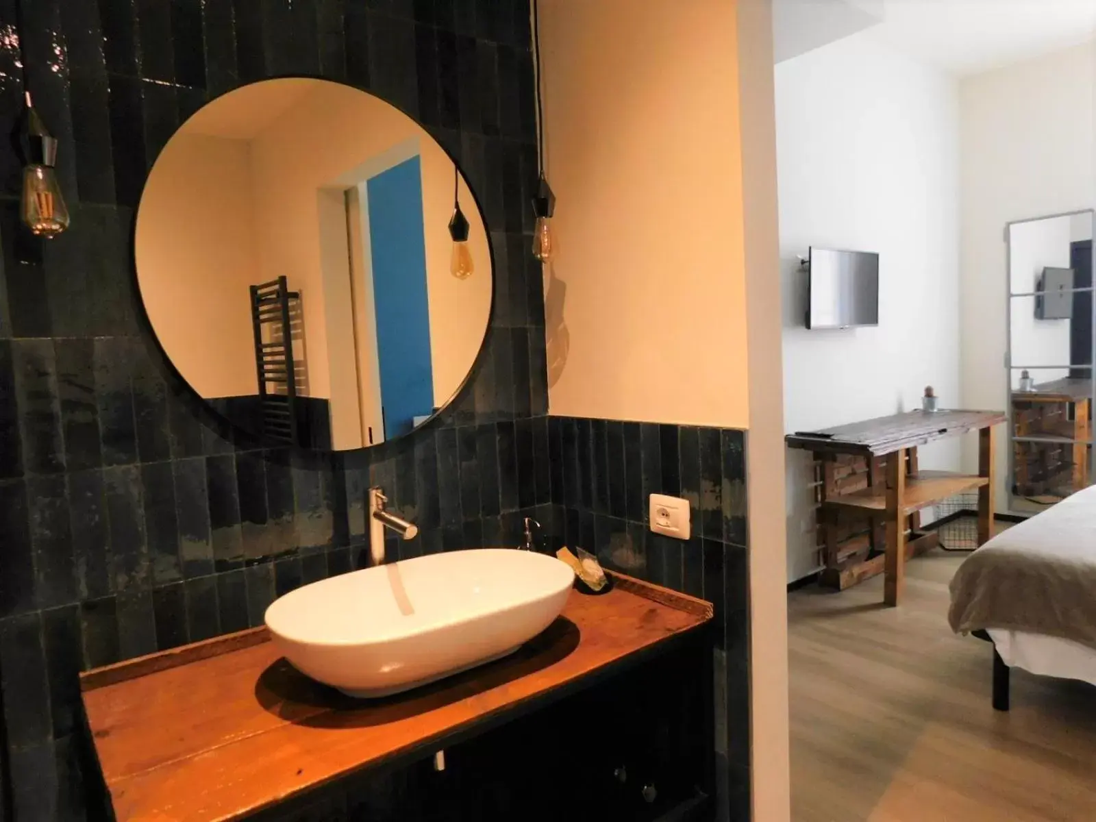 Bathroom in Piumaviola Beds & Apartments