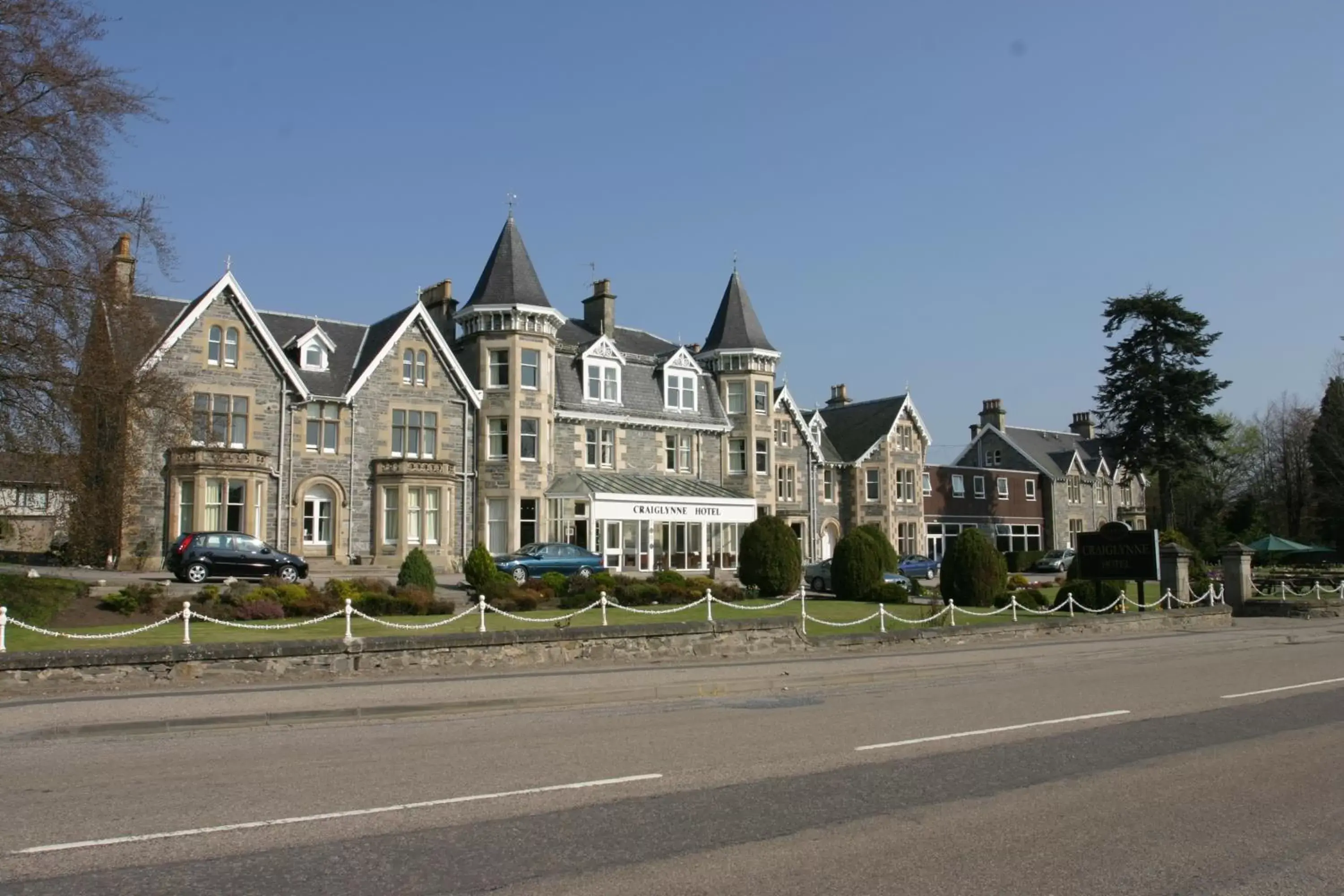 Facade/entrance, Property Building in Craiglynne Hotel